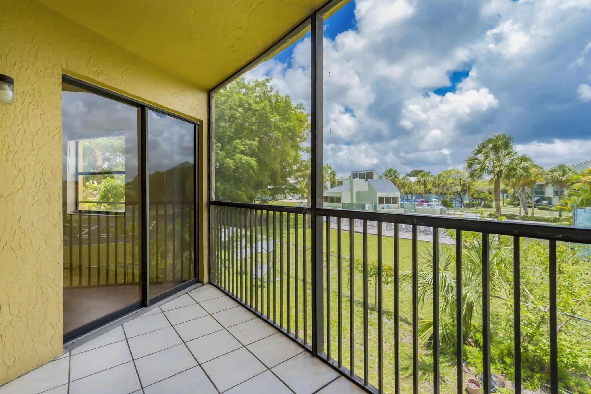 9000 NW 28th Drive 1-204