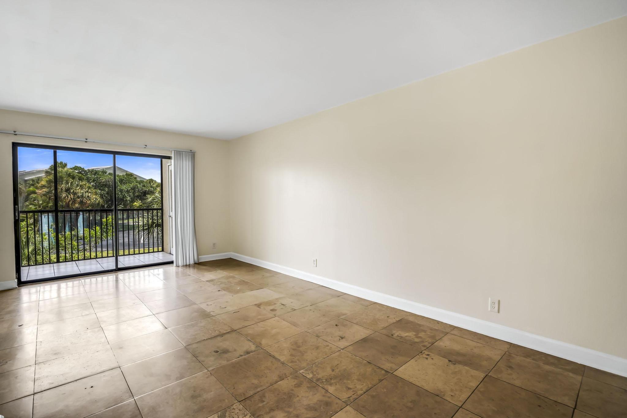 9000 NW 28th Drive 1-204