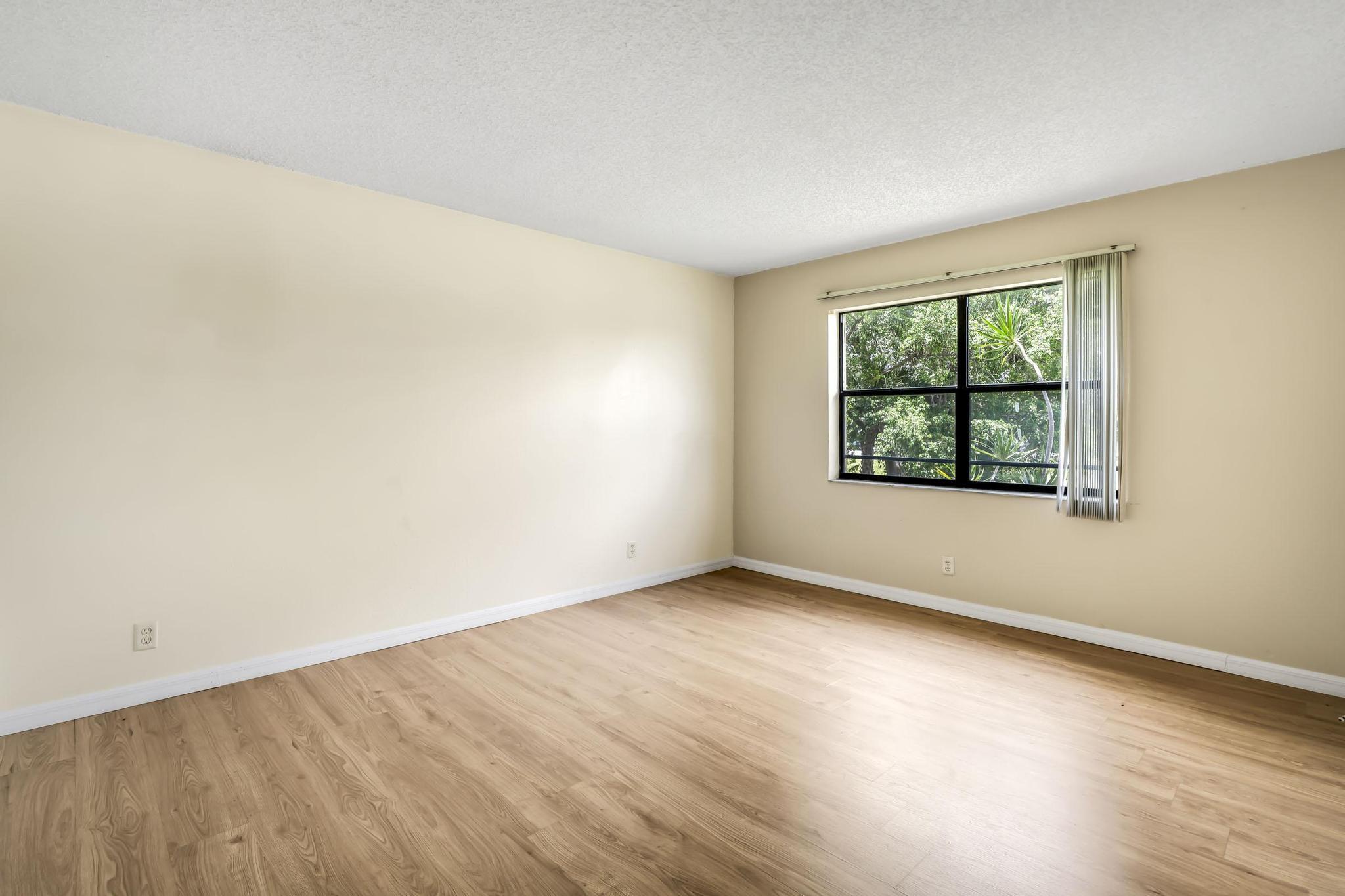 9000 NW 28th Drive 1-204