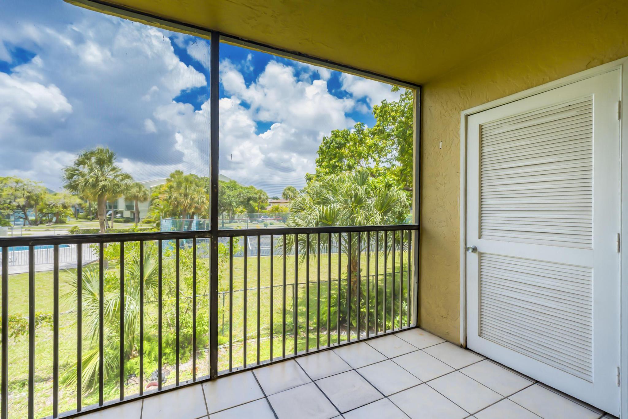 9000 NW 28th Drive 1-204