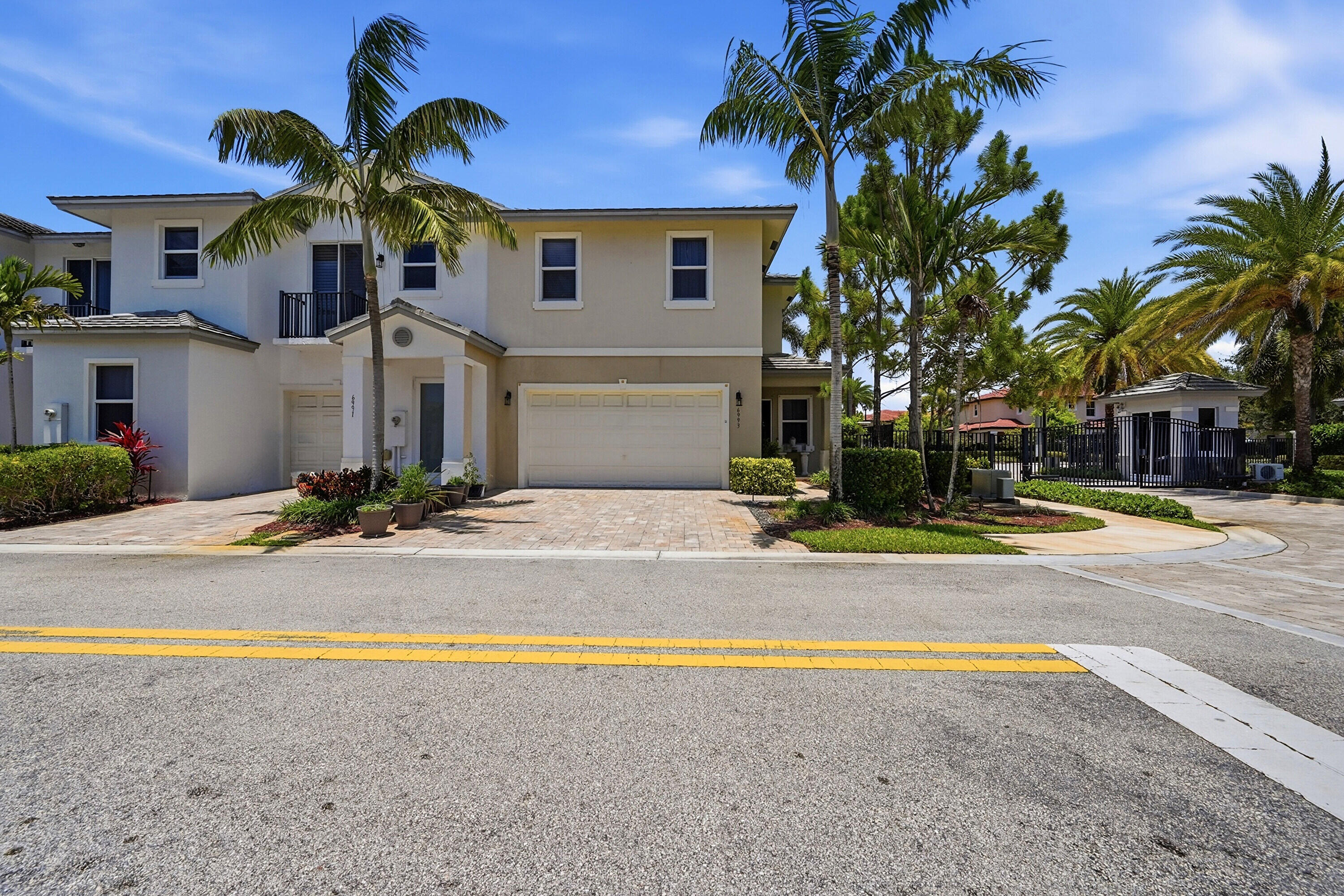 6993 Pines Circle 6993