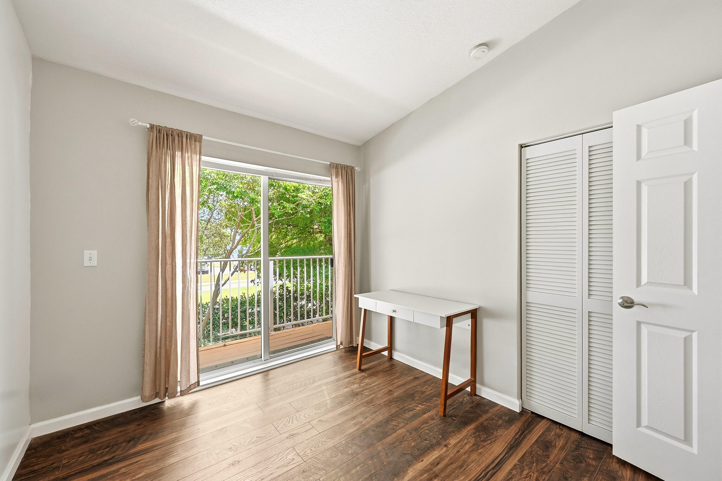 8464 Lagos De Campo Boulevard 8464