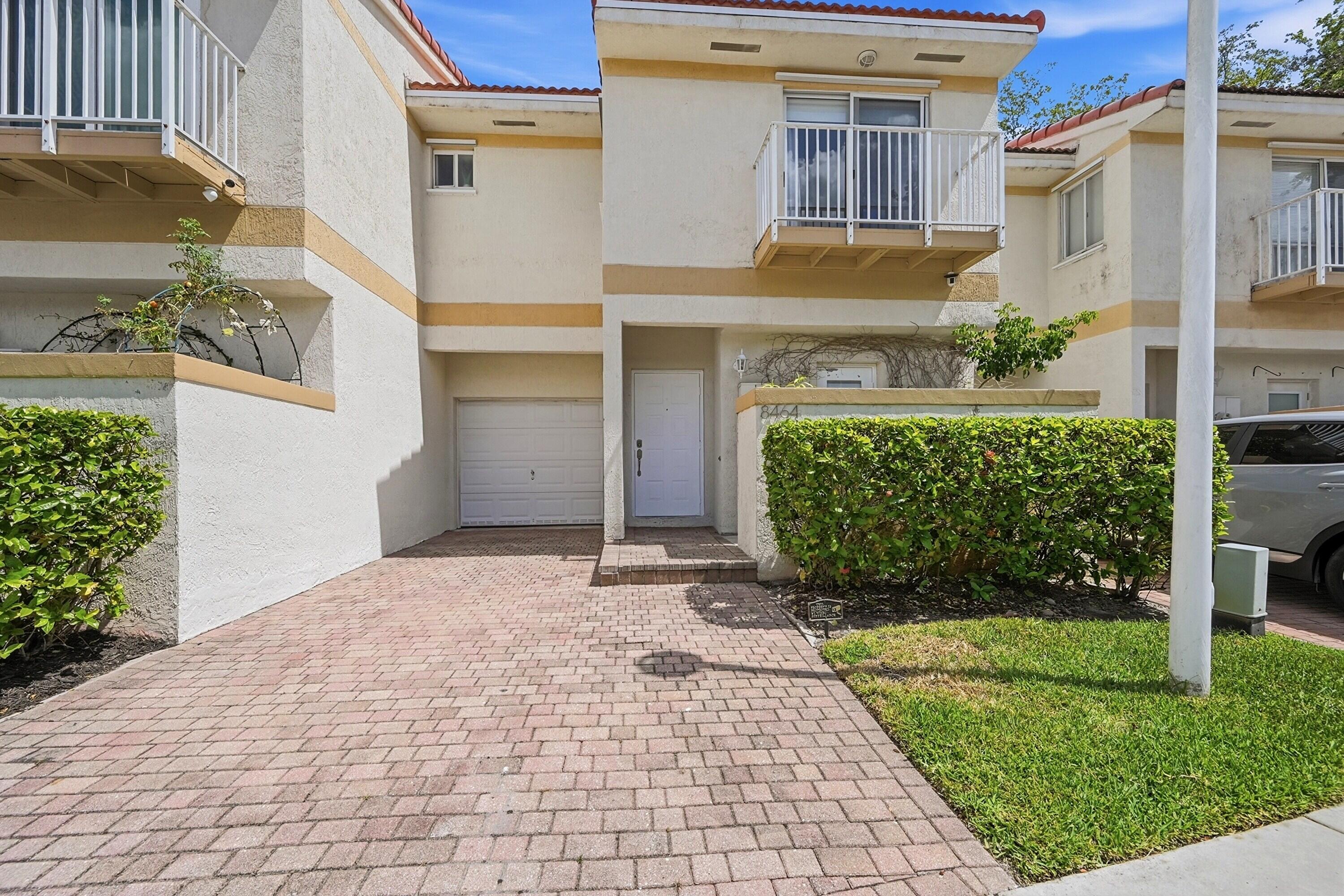 8464 Lagos De Campo Boulevard 8464
