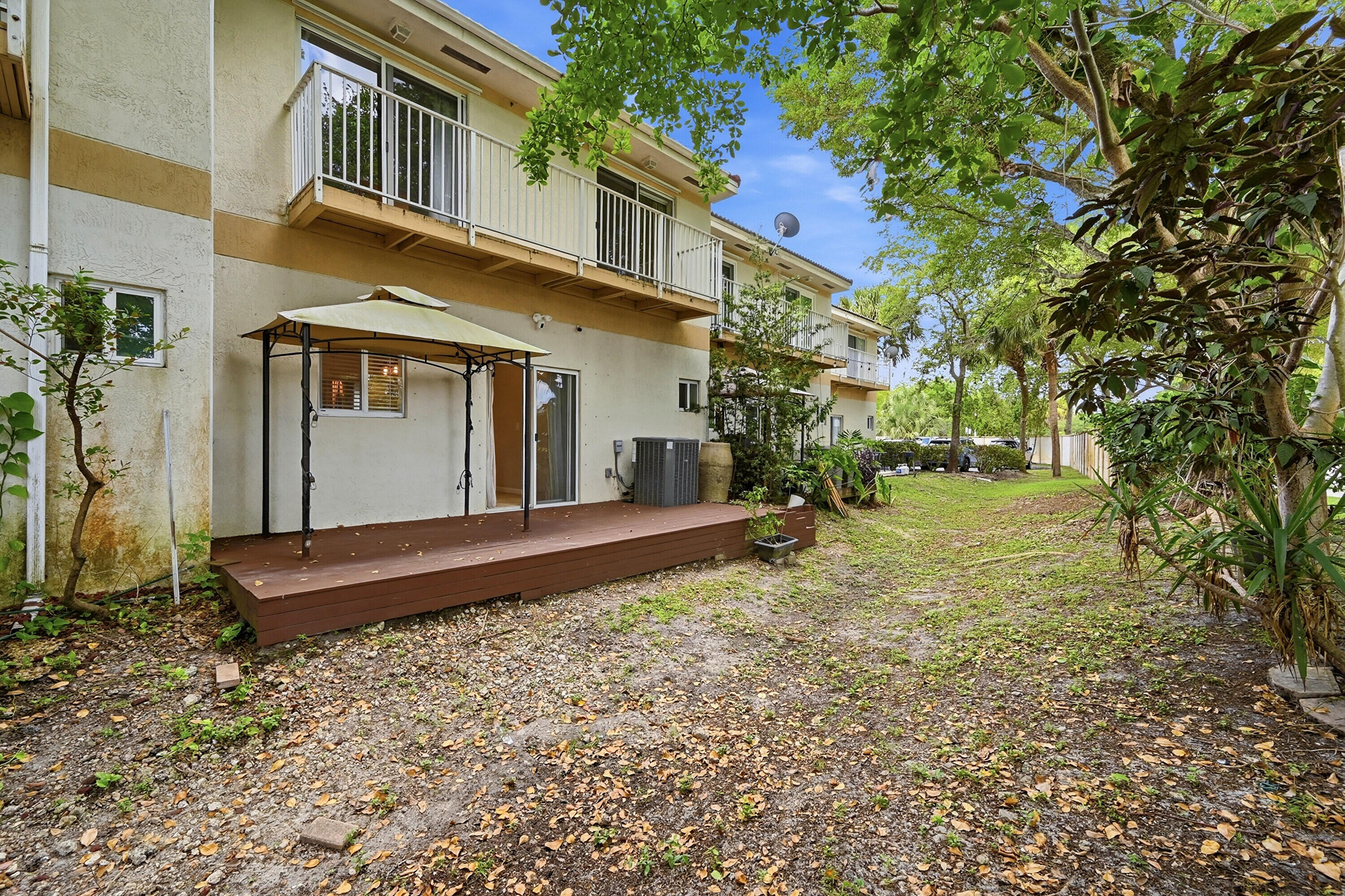 8464 Lagos De Campo Boulevard 8464