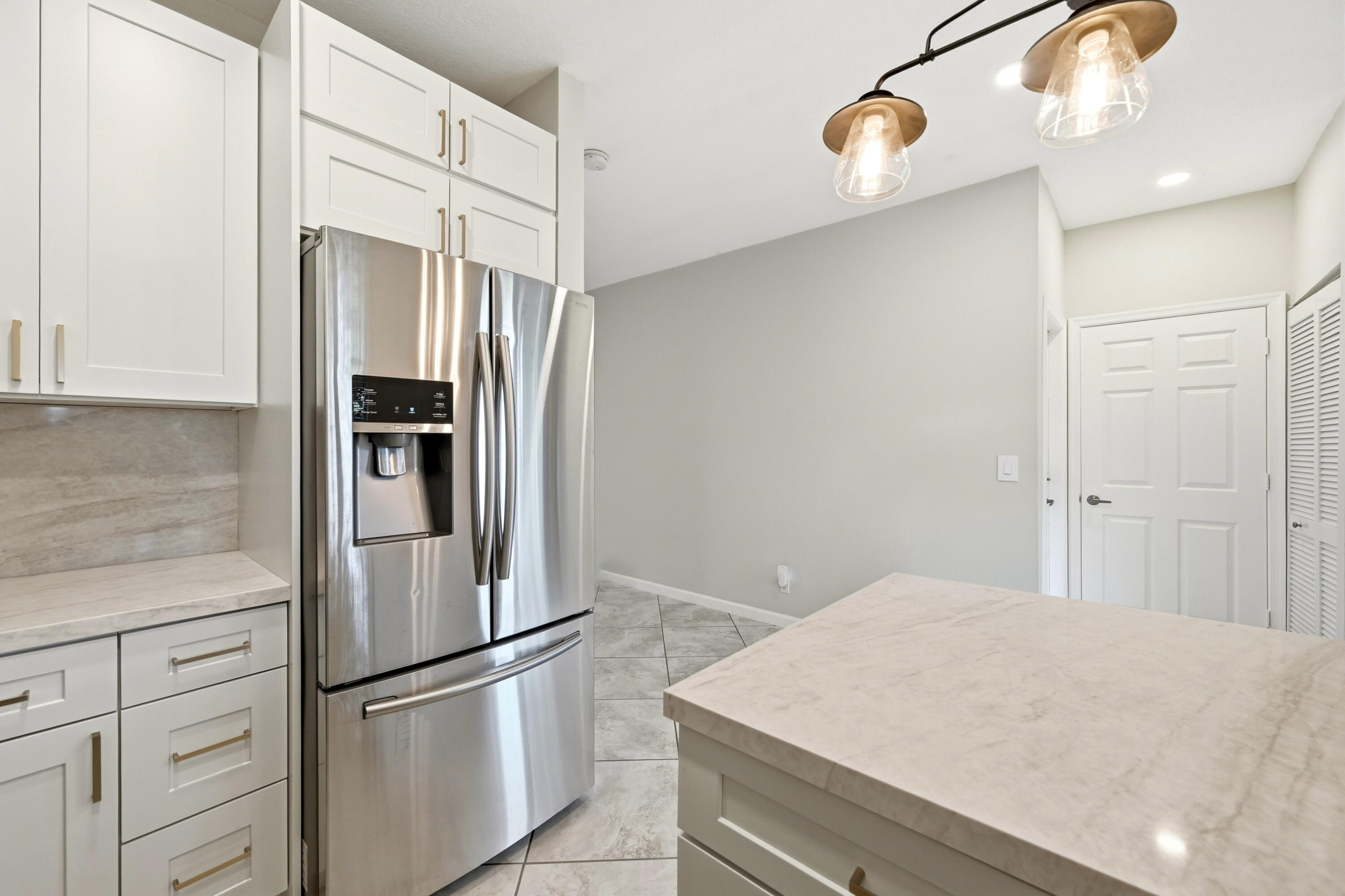 8464 Lagos De Campo Boulevard 8464