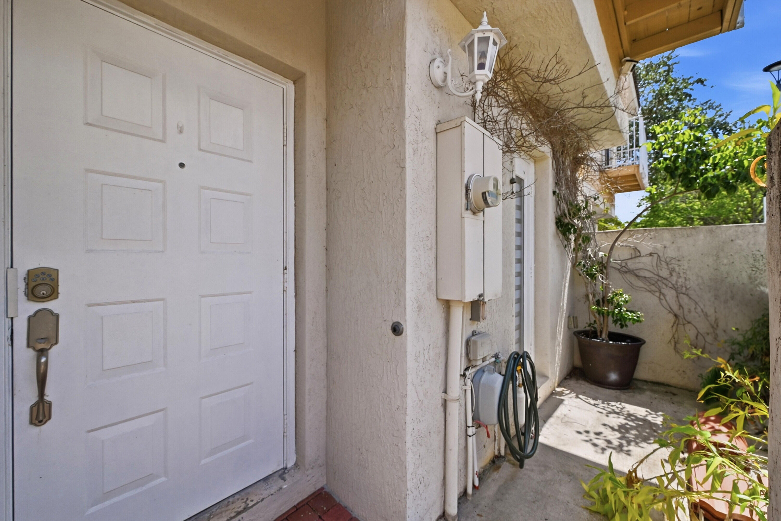 8464 Lagos De Campo Boulevard 8464