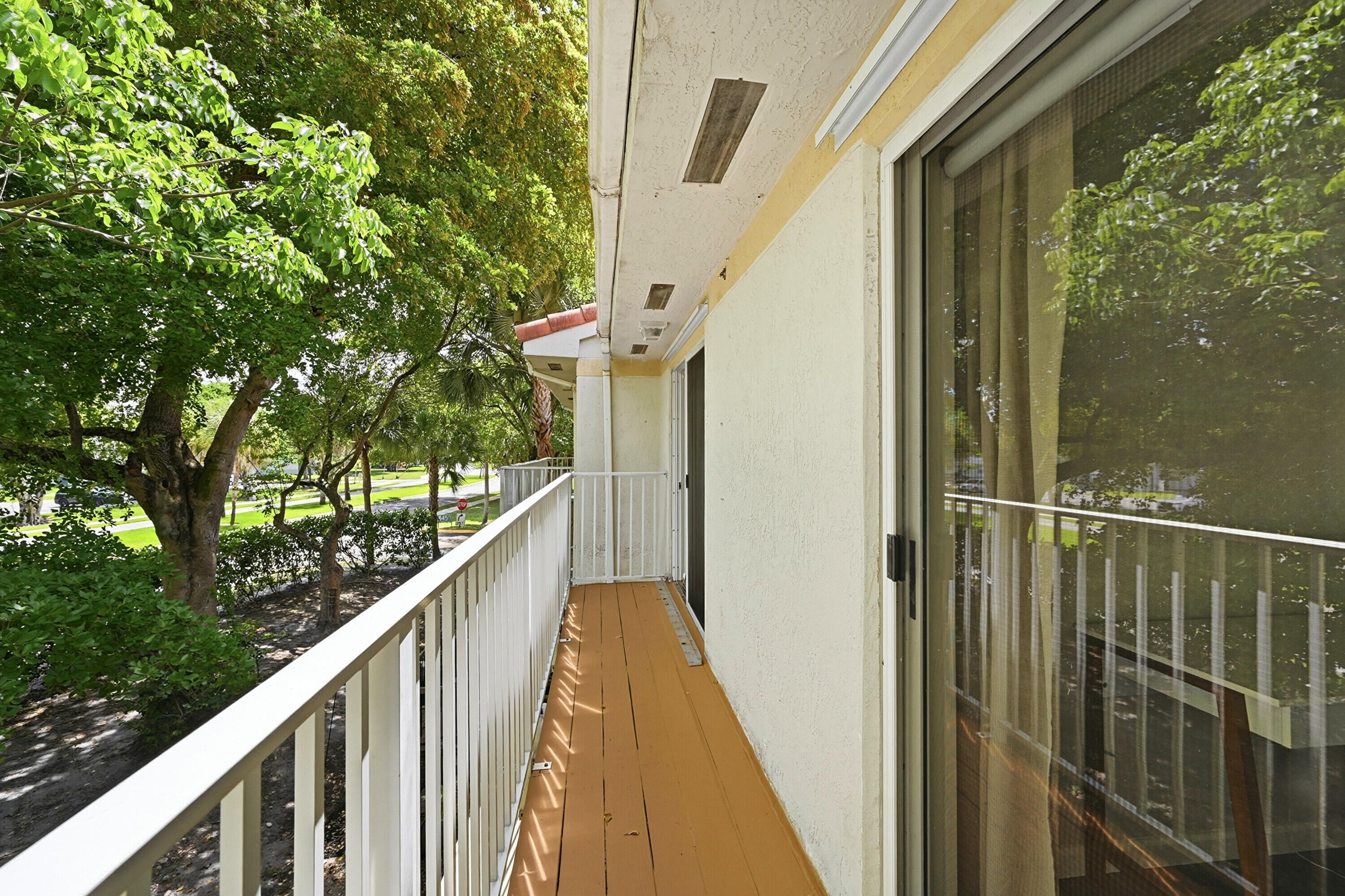 8464 Lagos De Campo Boulevard 8464