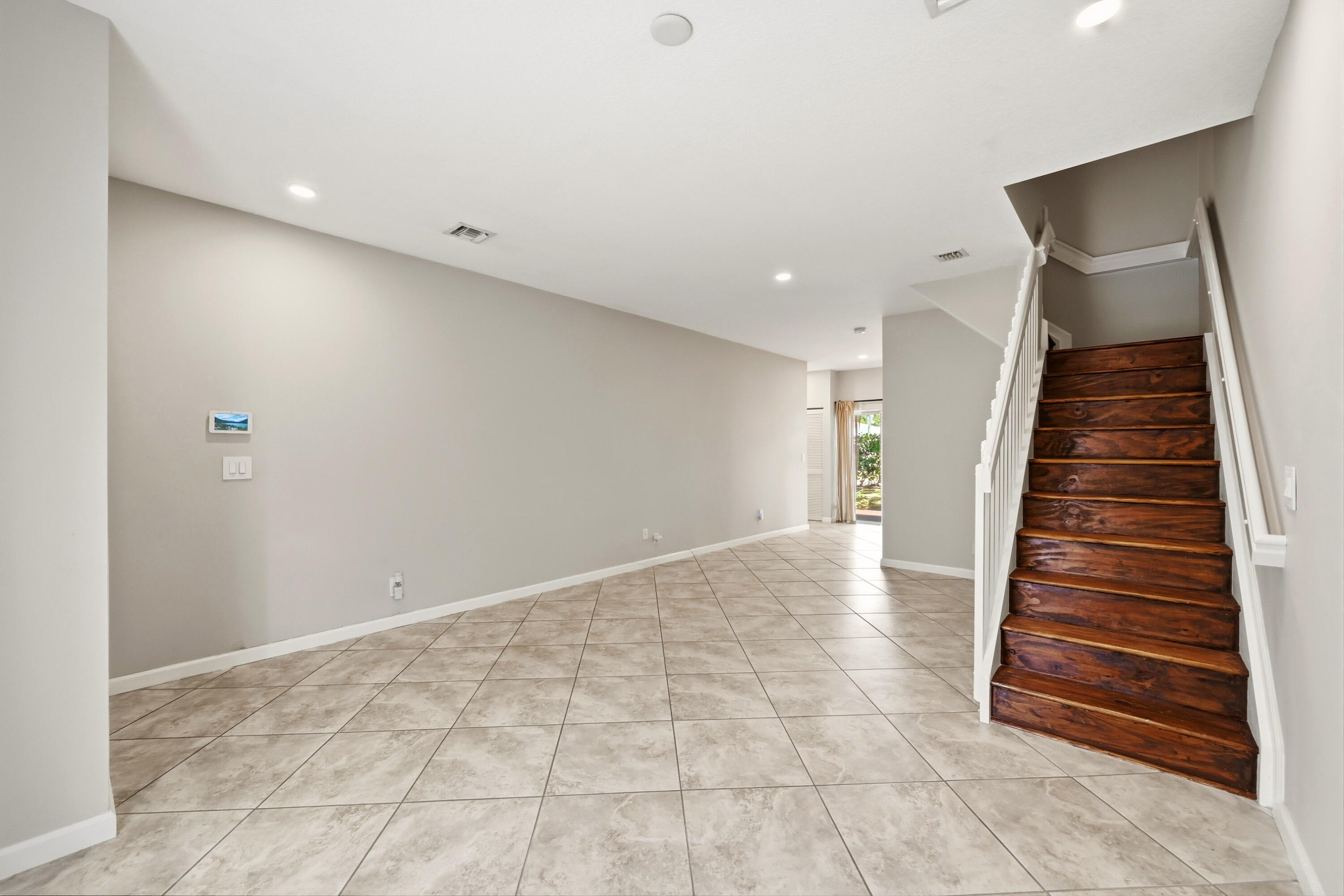 8464 Lagos De Campo Boulevard 8464