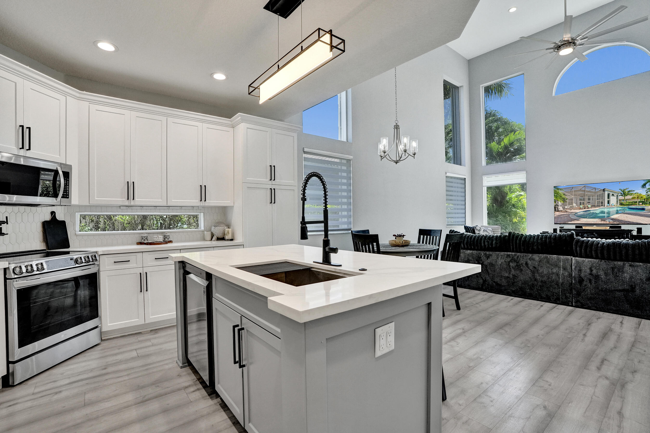 7401 NW 115th Terrace