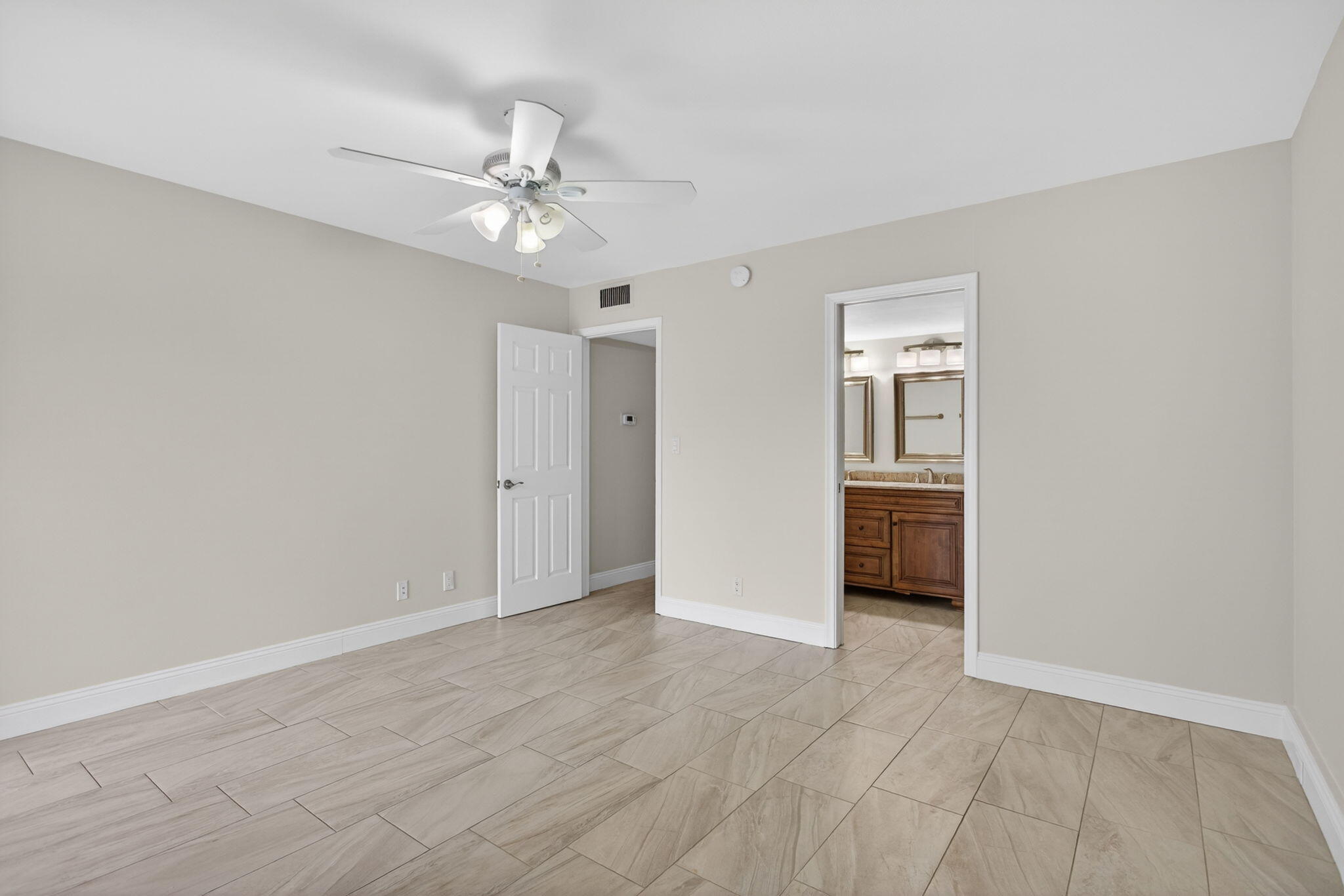 2202 Lucaya Bend B1