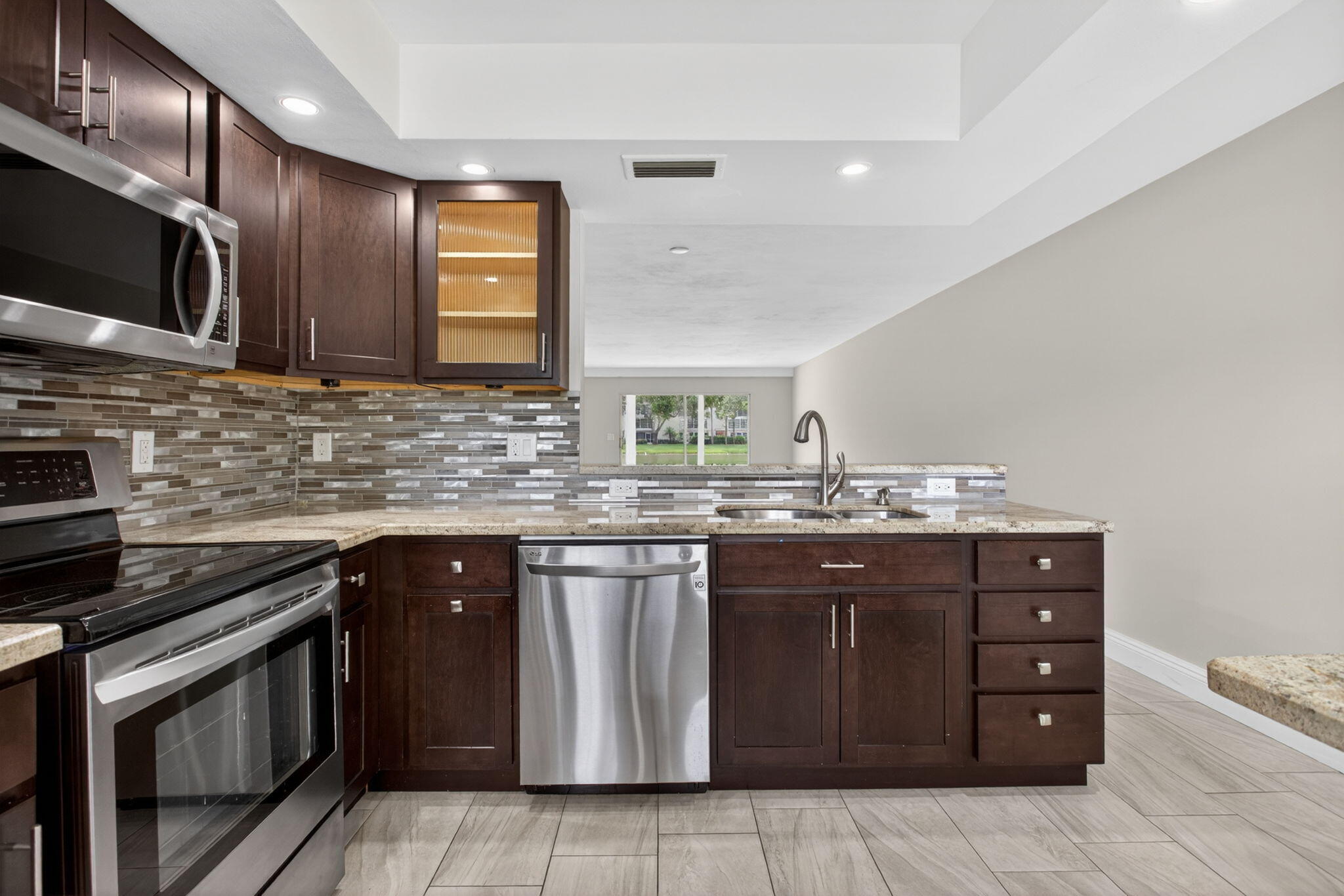 2202 Lucaya Bend B1