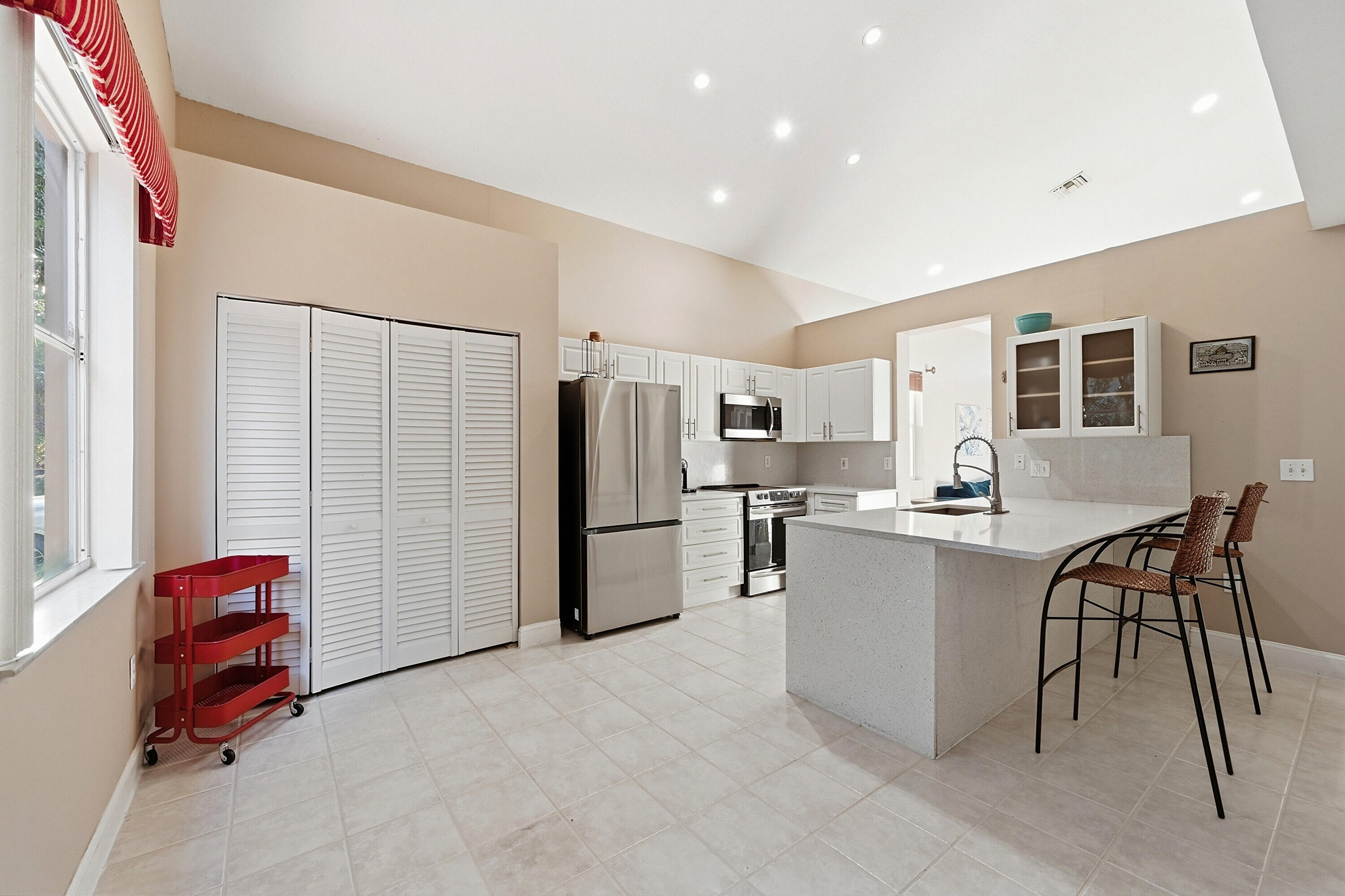 306 NW 115th Way