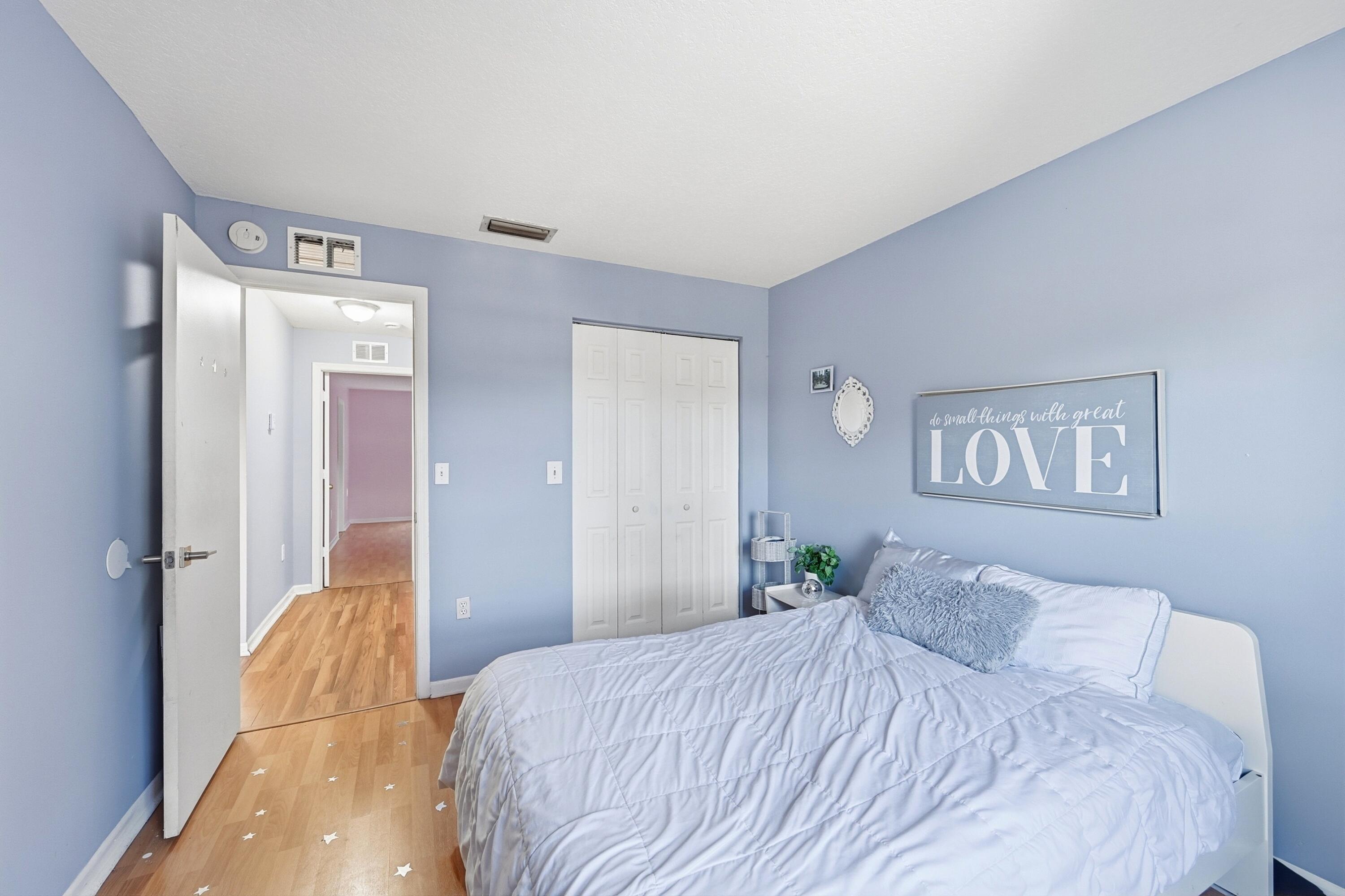 306 NW 115th Way
