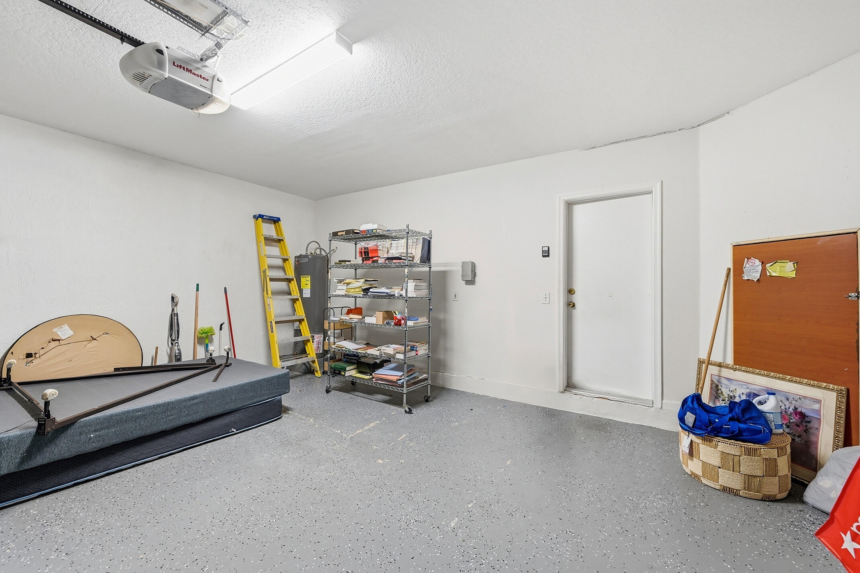 306 NW 115th Way