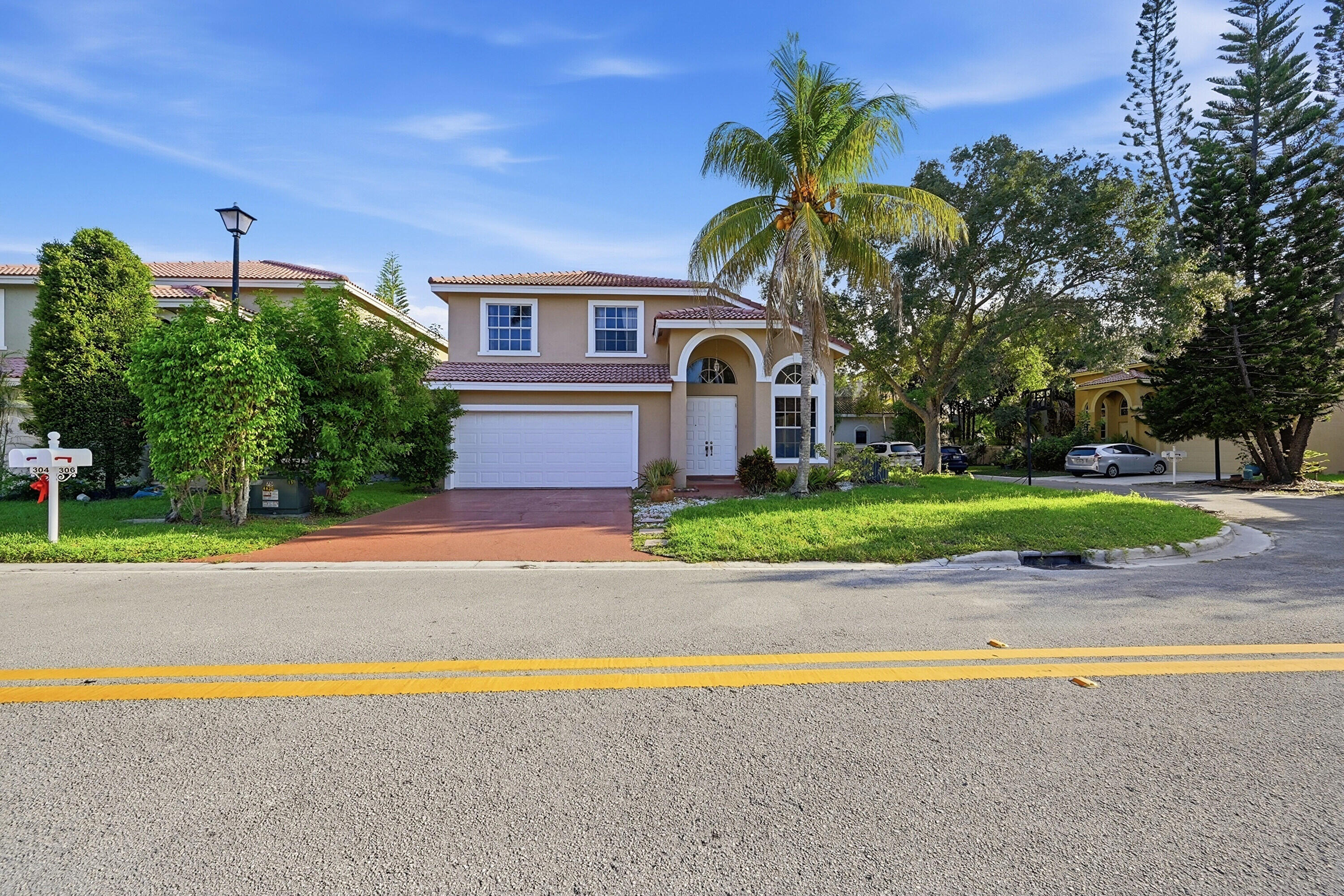 306 NW 115th Way