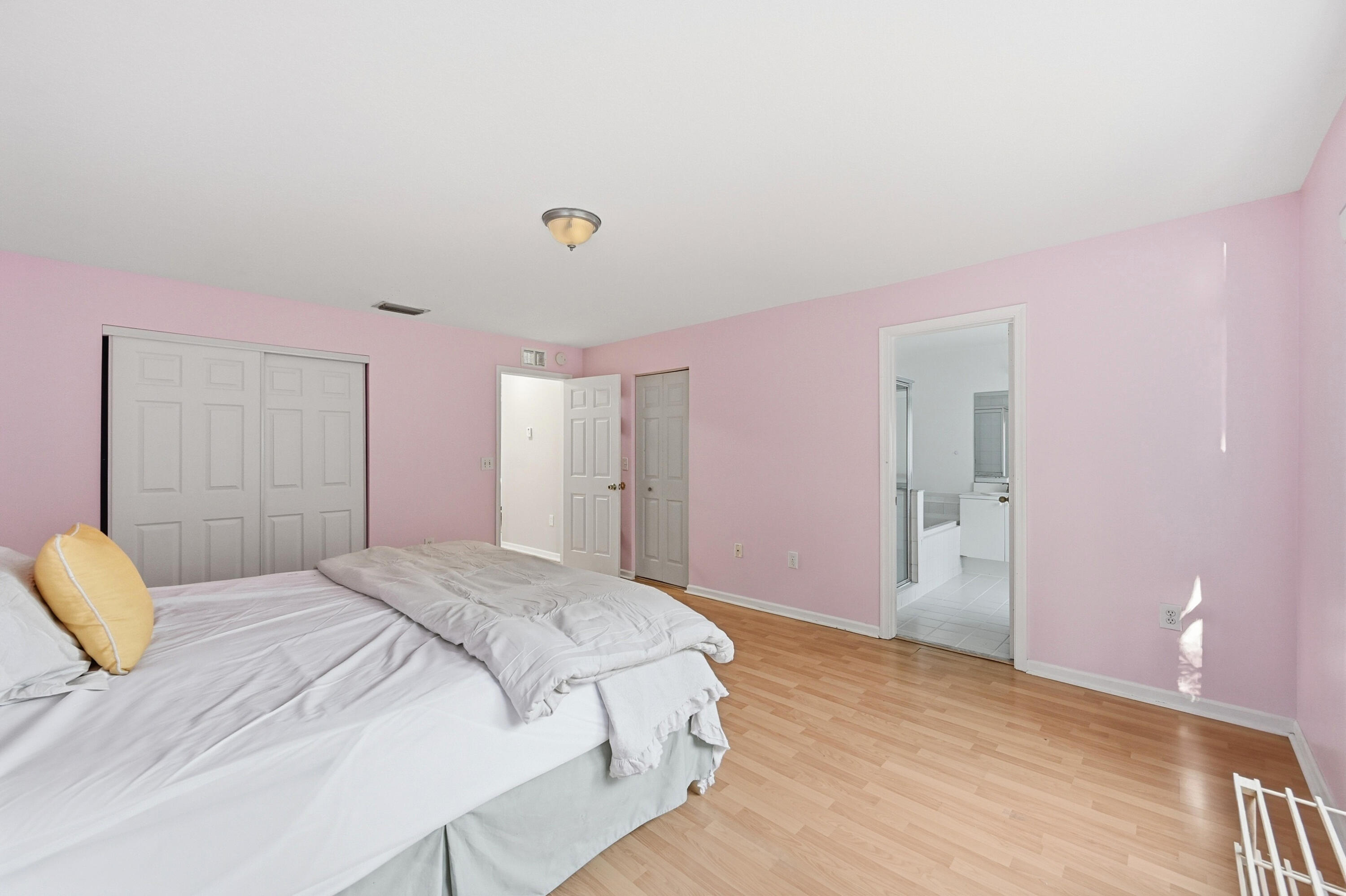 306 NW 115th Way