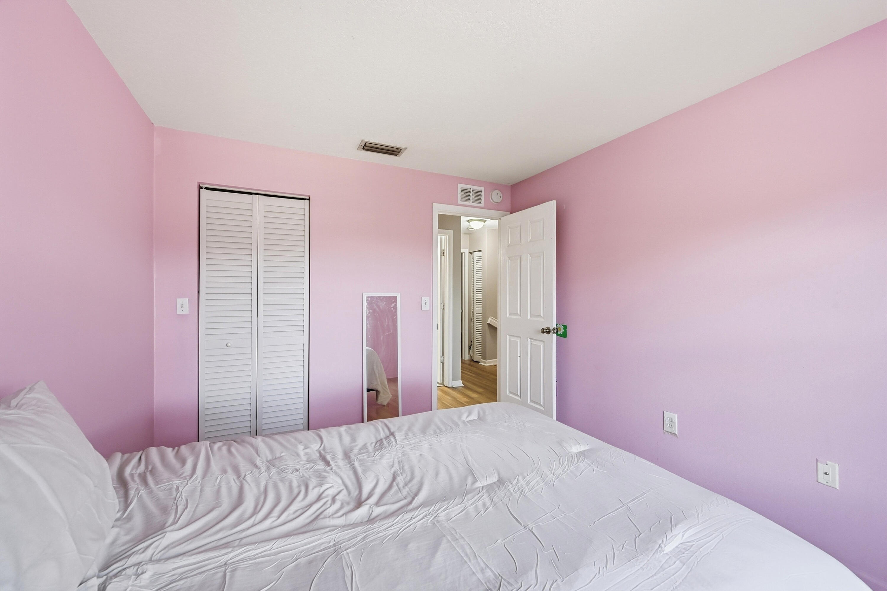 306 NW 115th Way