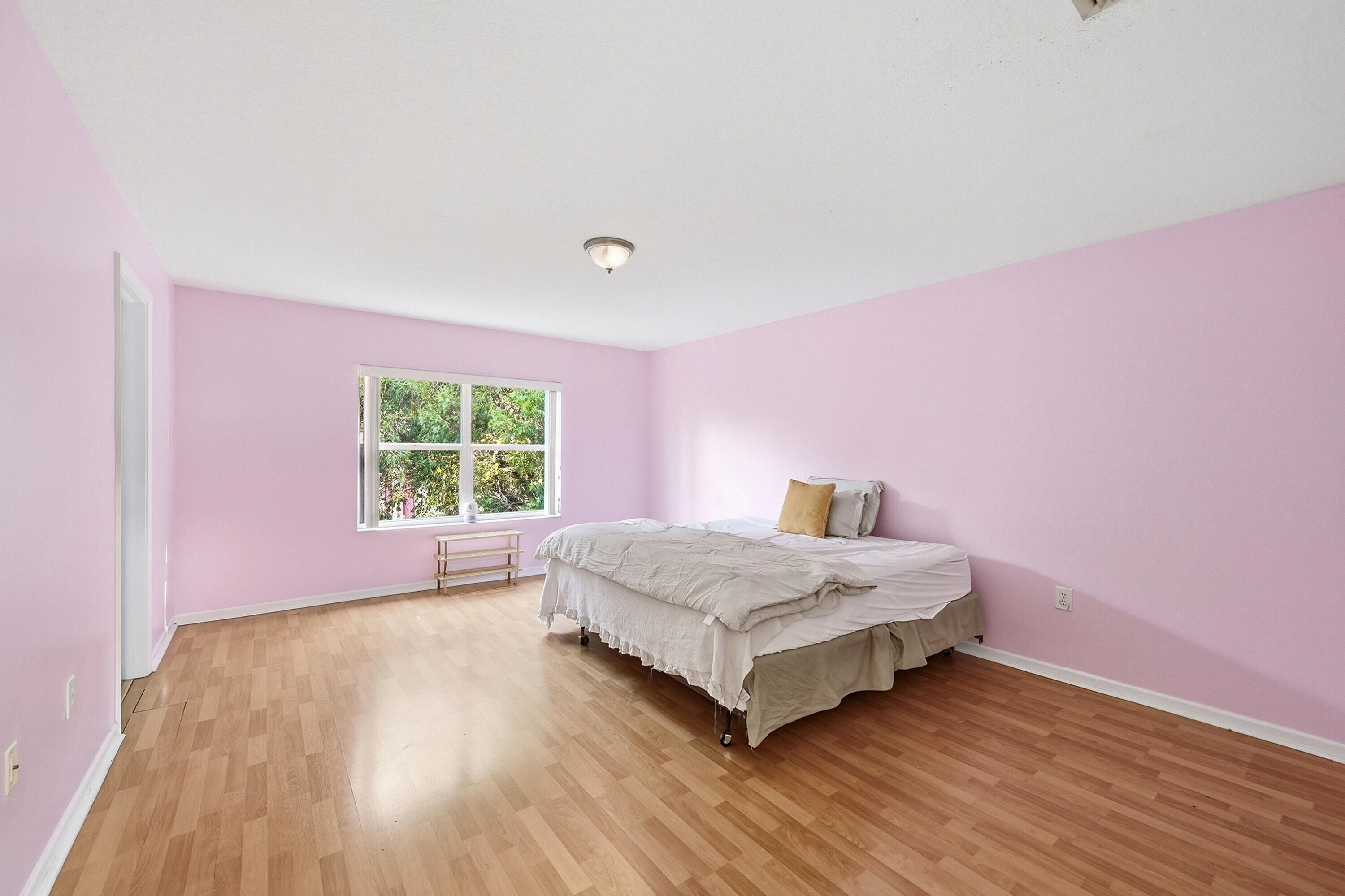 306 NW 115th Way