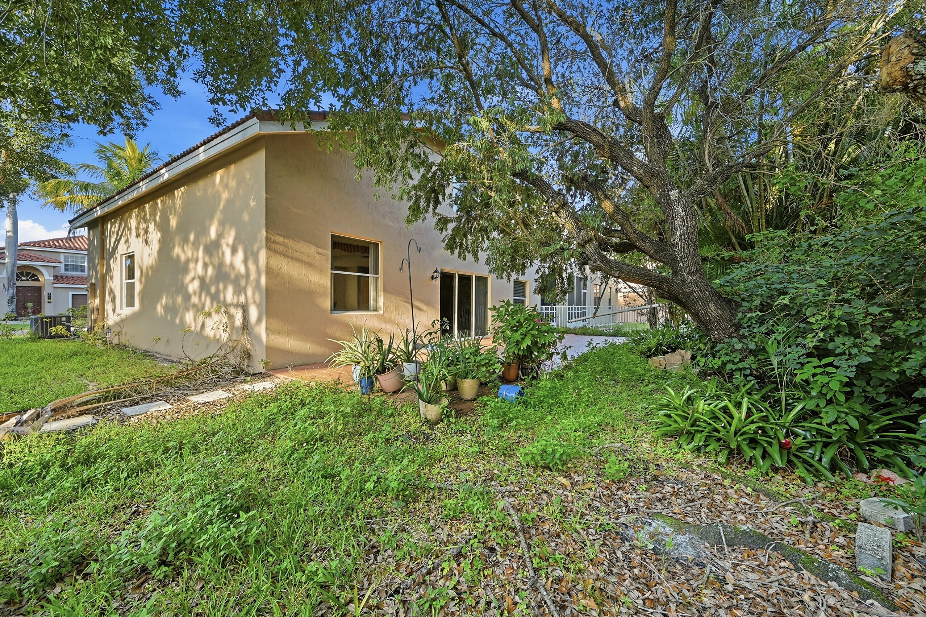 306 NW 115th Way