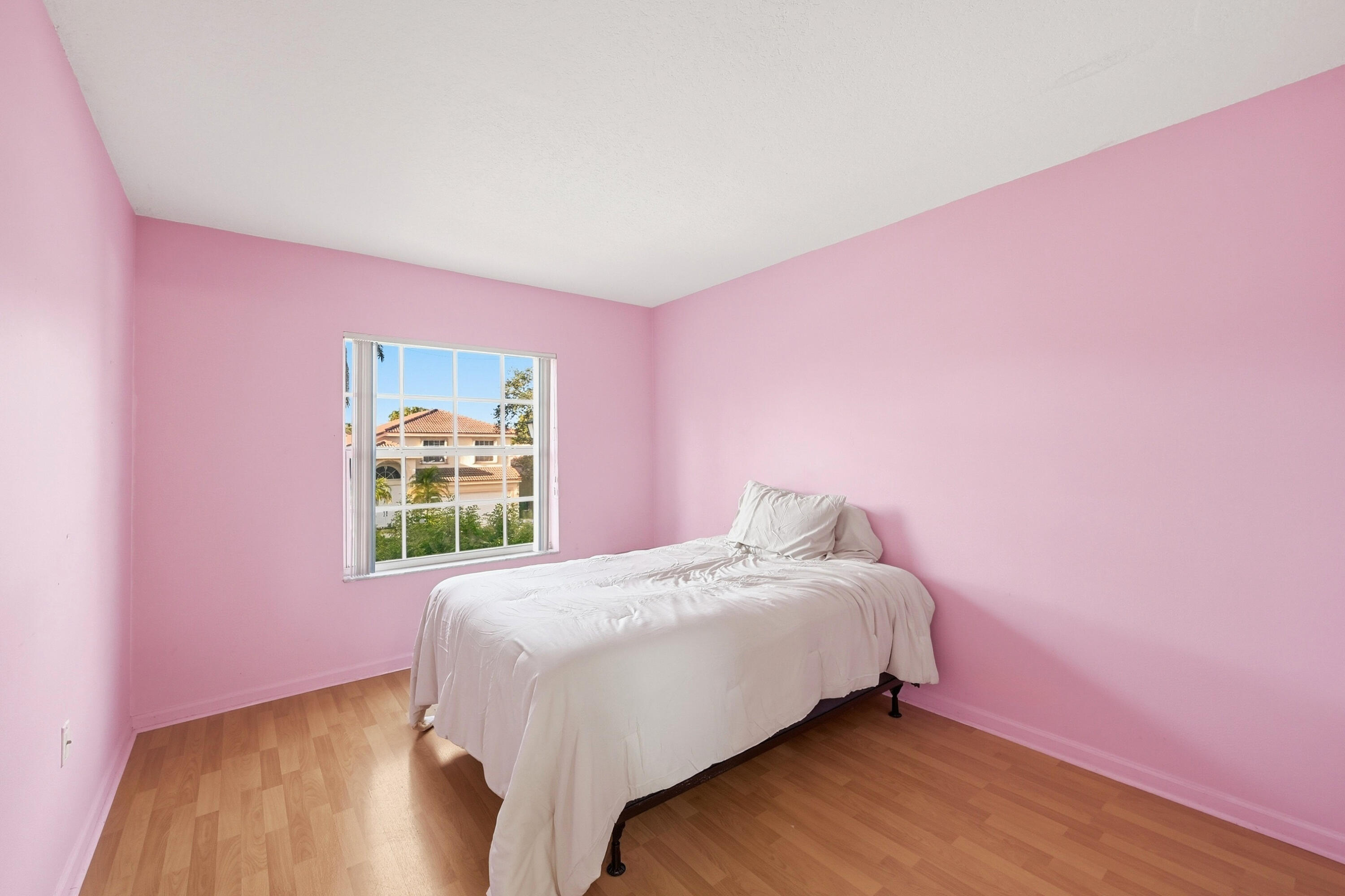 306 NW 115th Way