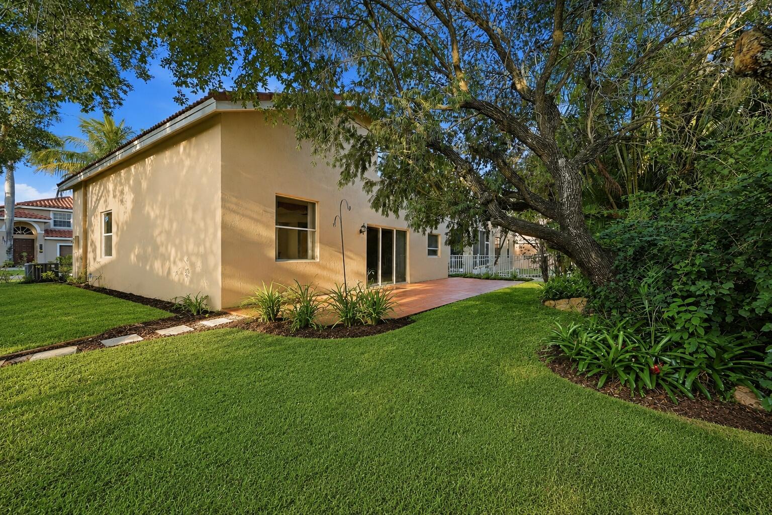 306 NW 115th Way
