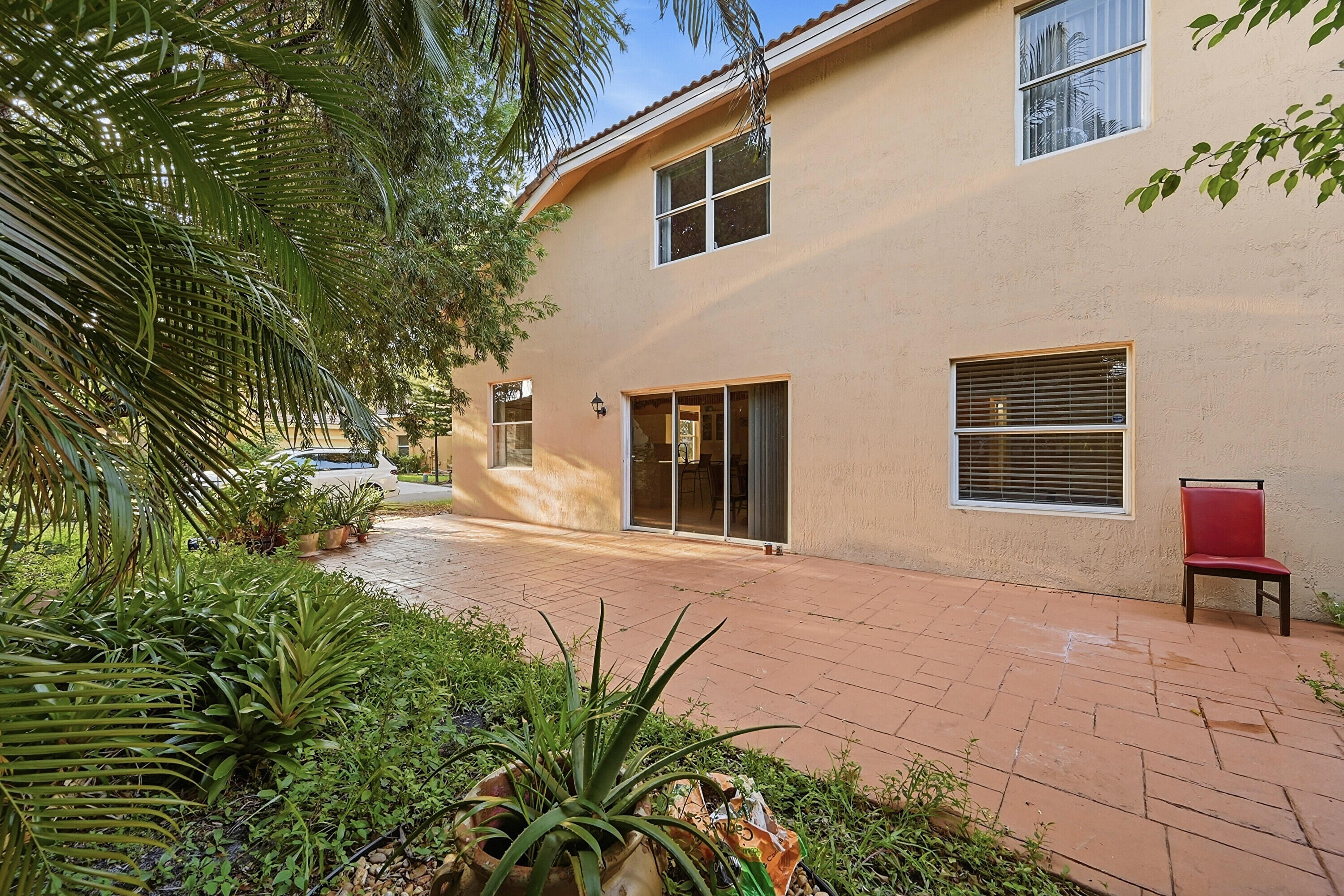 306 NW 115th Way