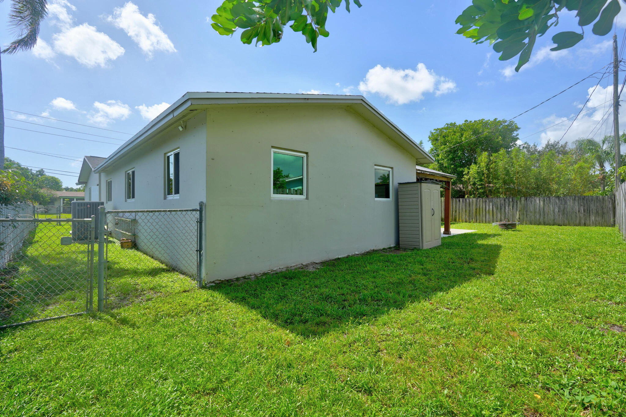 641 NW 43rd Avenue