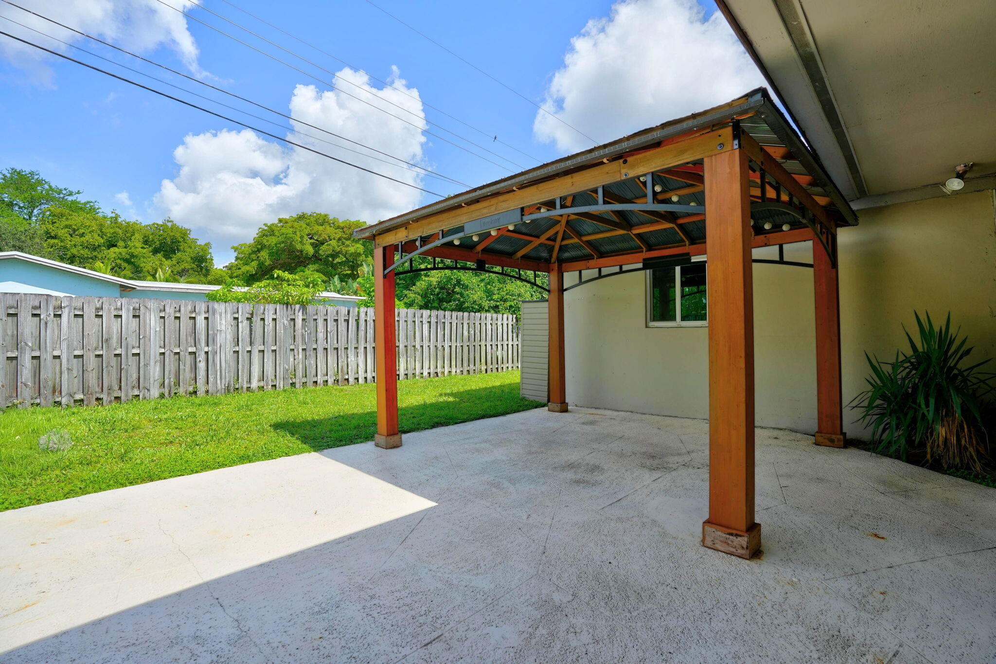 641 NW 43rd Avenue