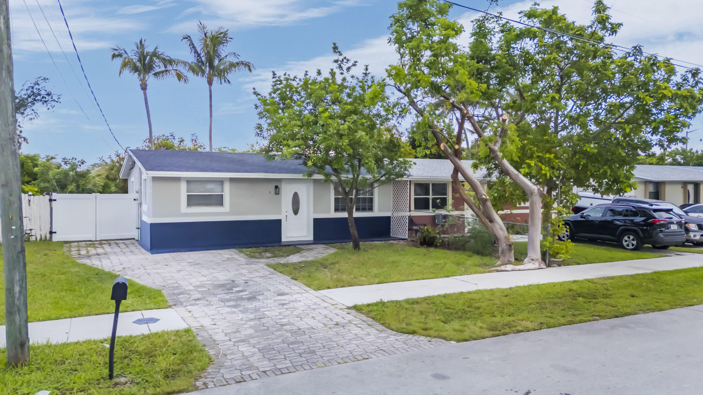 1523 SW 68th Way