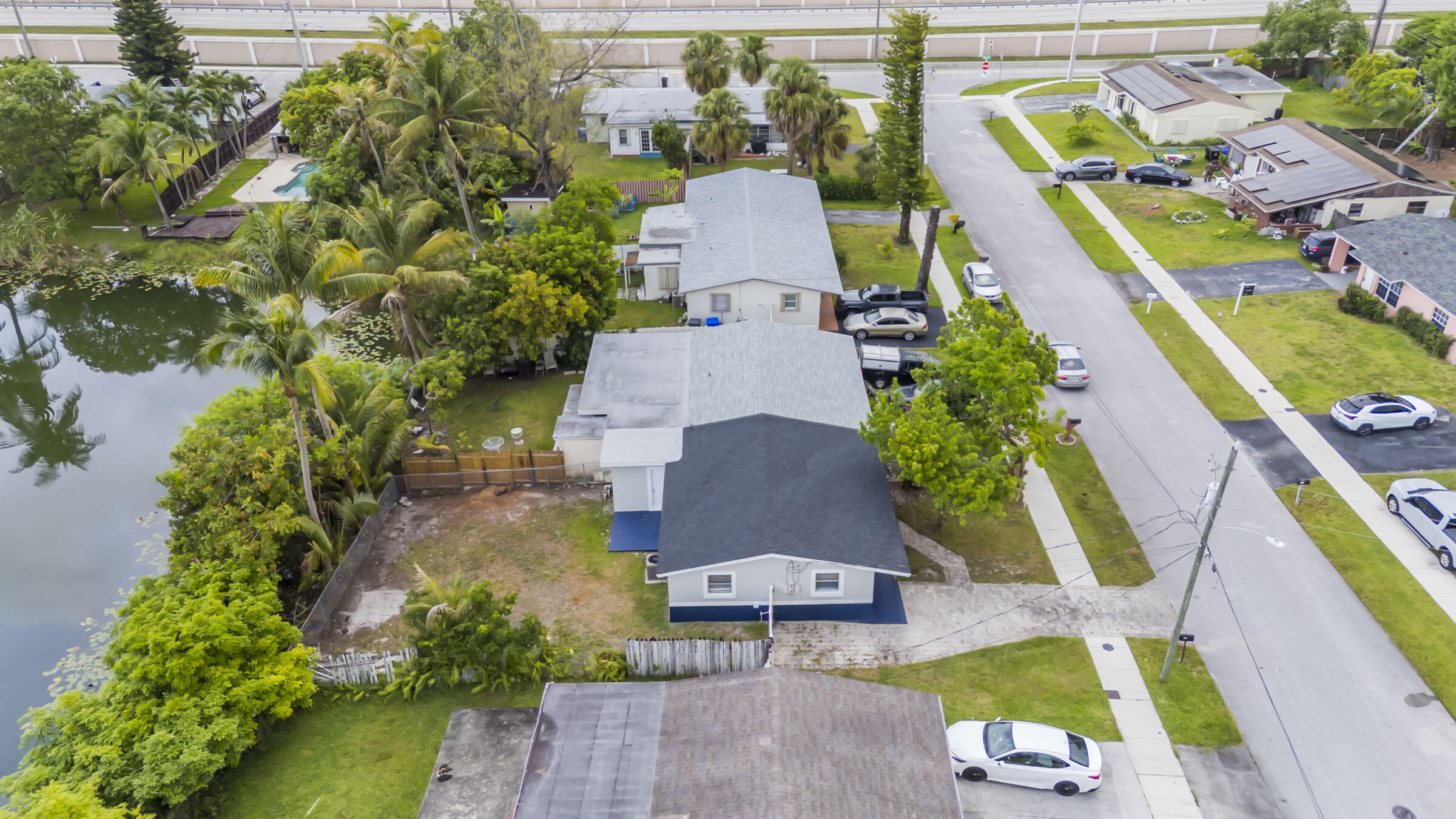 1523 SW 68th Way