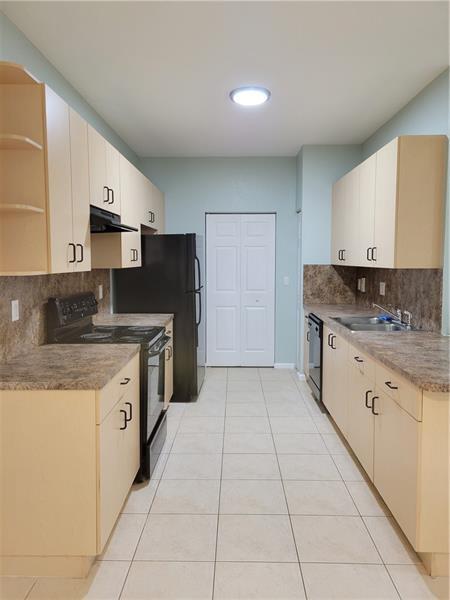 3569 Forest Hill Boulevard 117