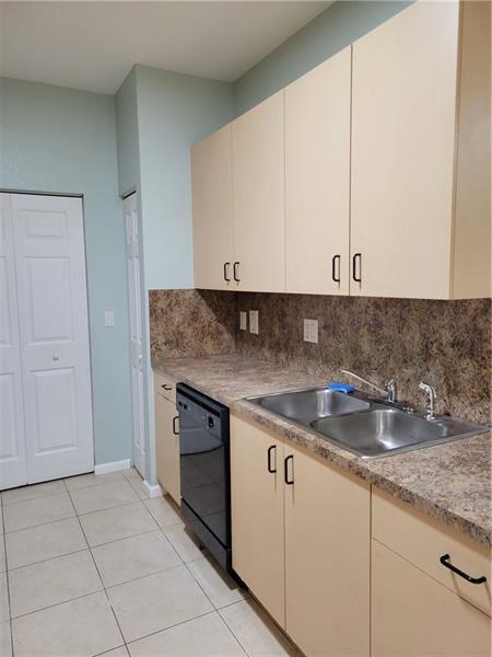 3569 Forest Hill Boulevard 117