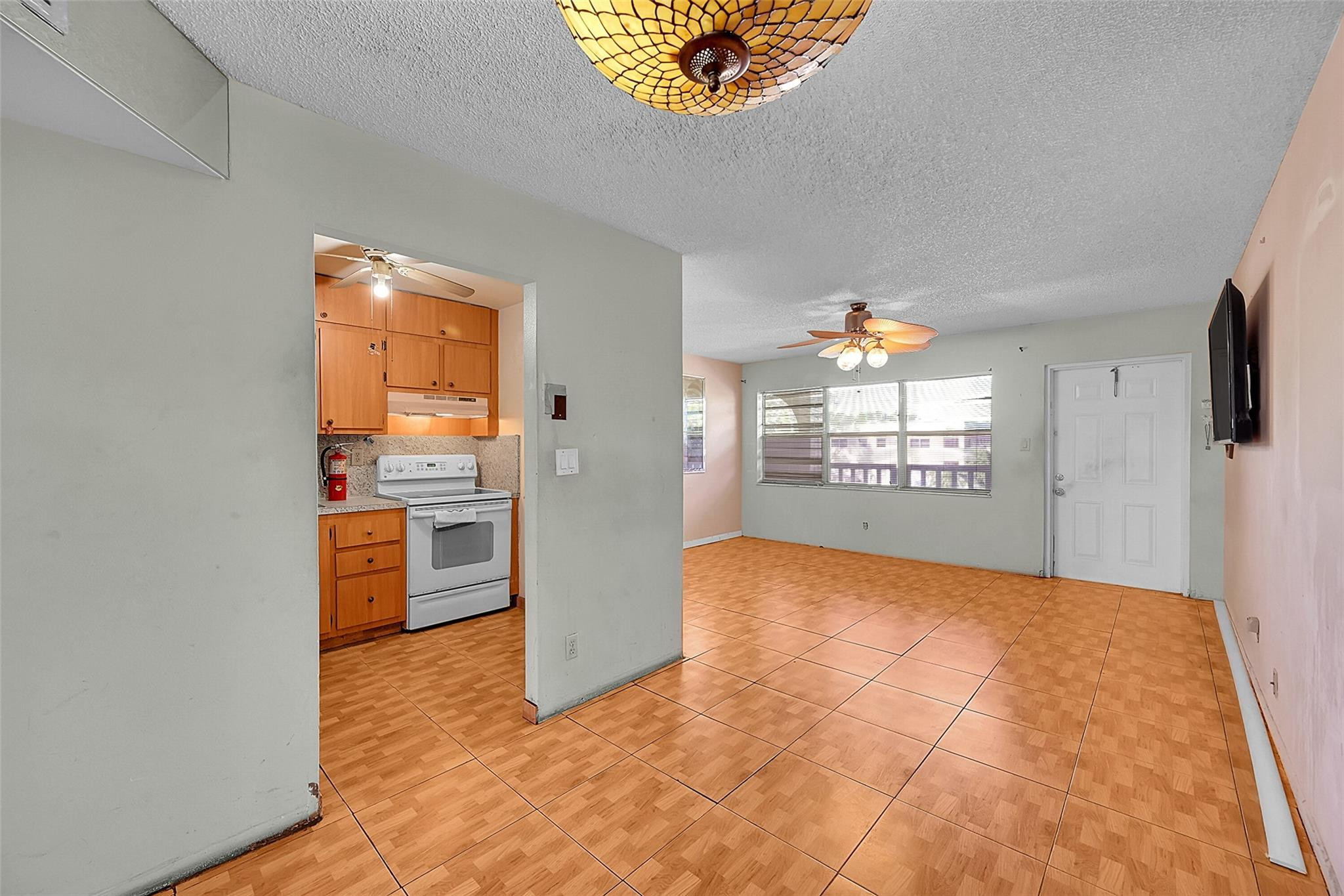 9101 Sunrise Lakes Boulevard Unit: 206
