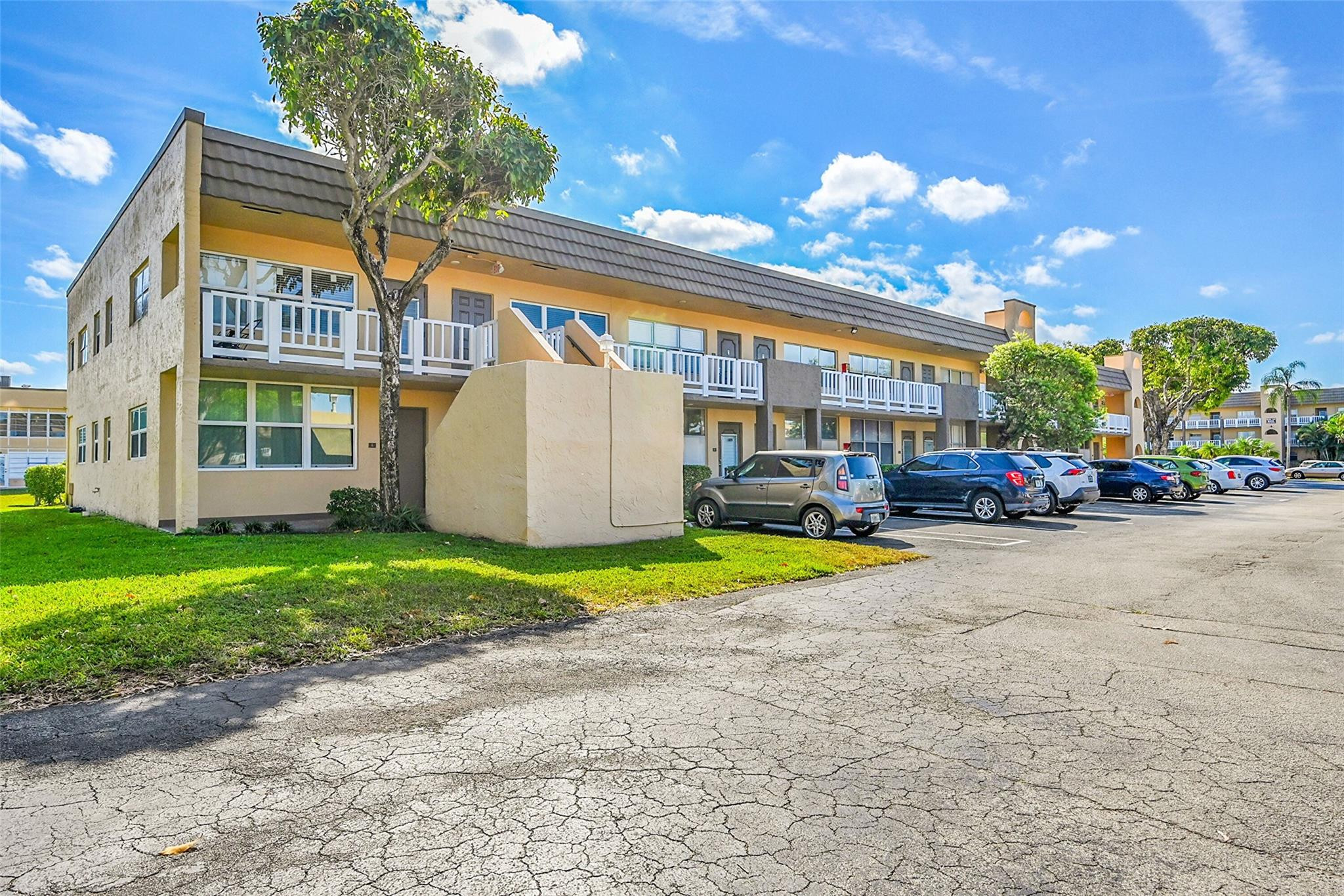 9101 Sunrise Lakes Boulevard Unit: 206
