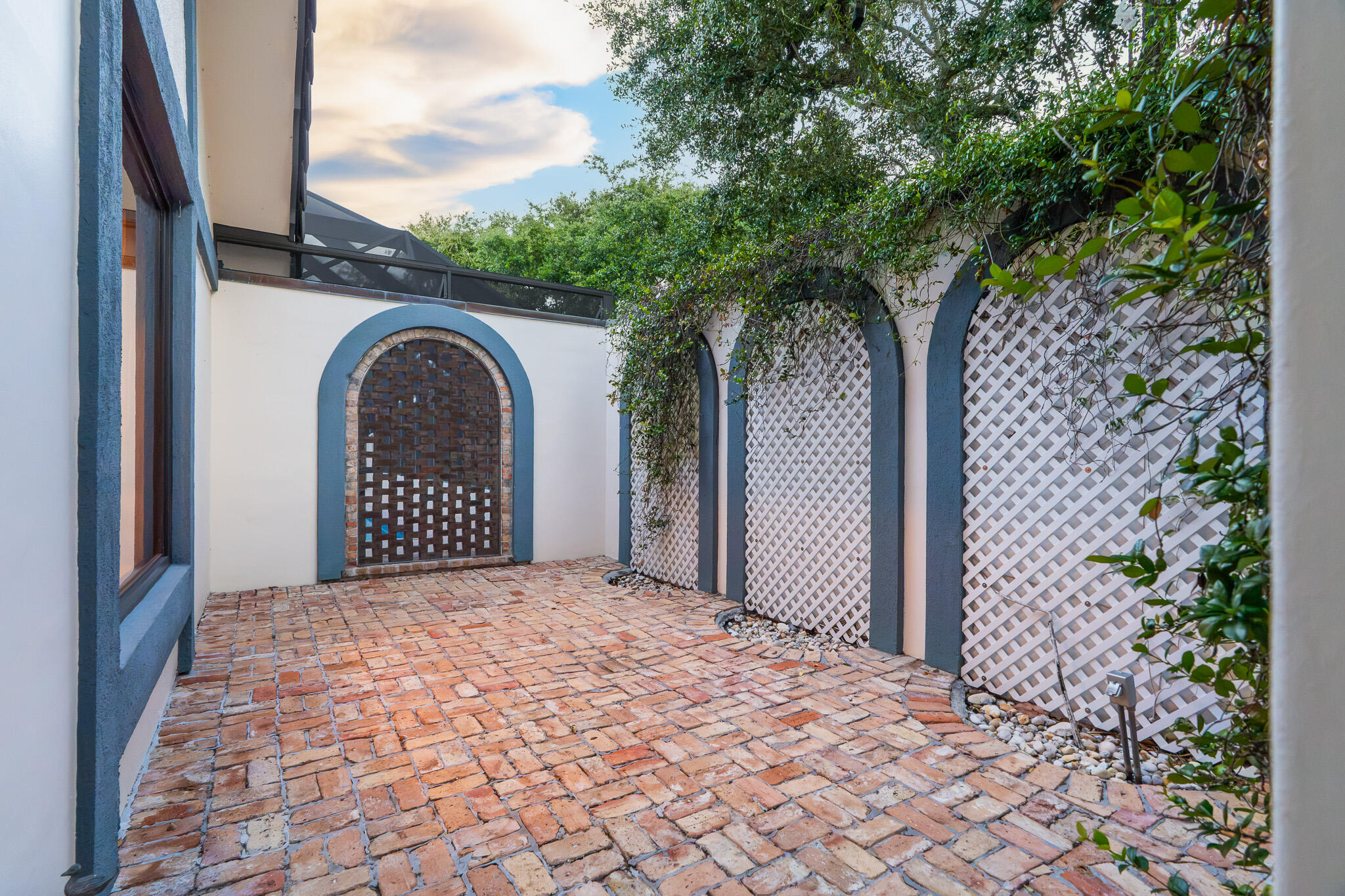 1866 Colonial Drive