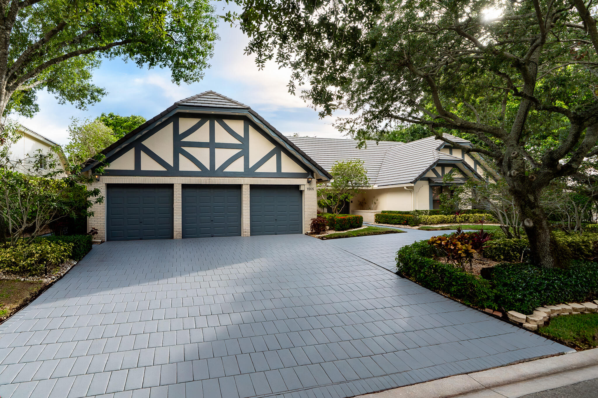 1866 Colonial Drive