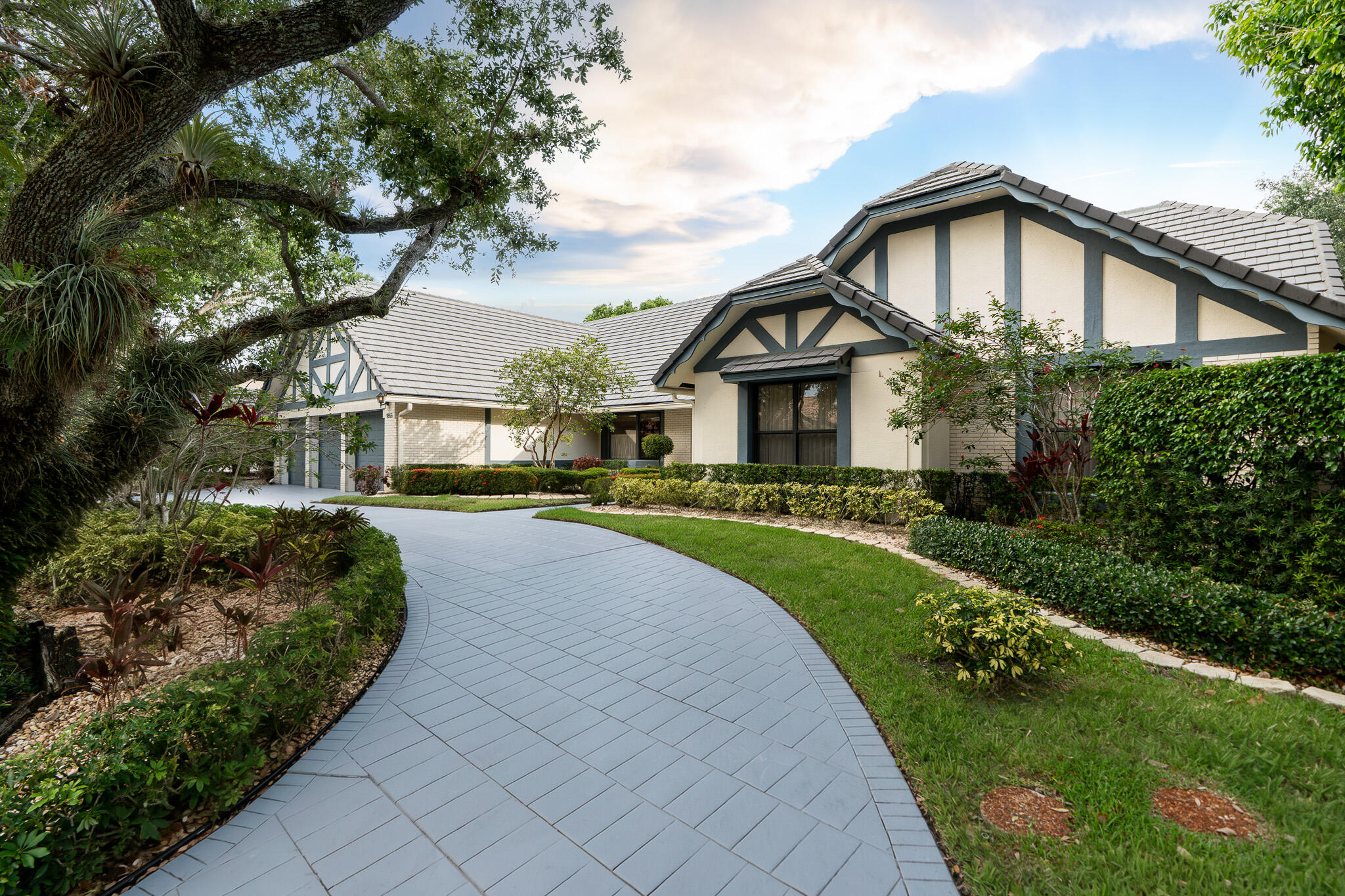 1866 Colonial Drive