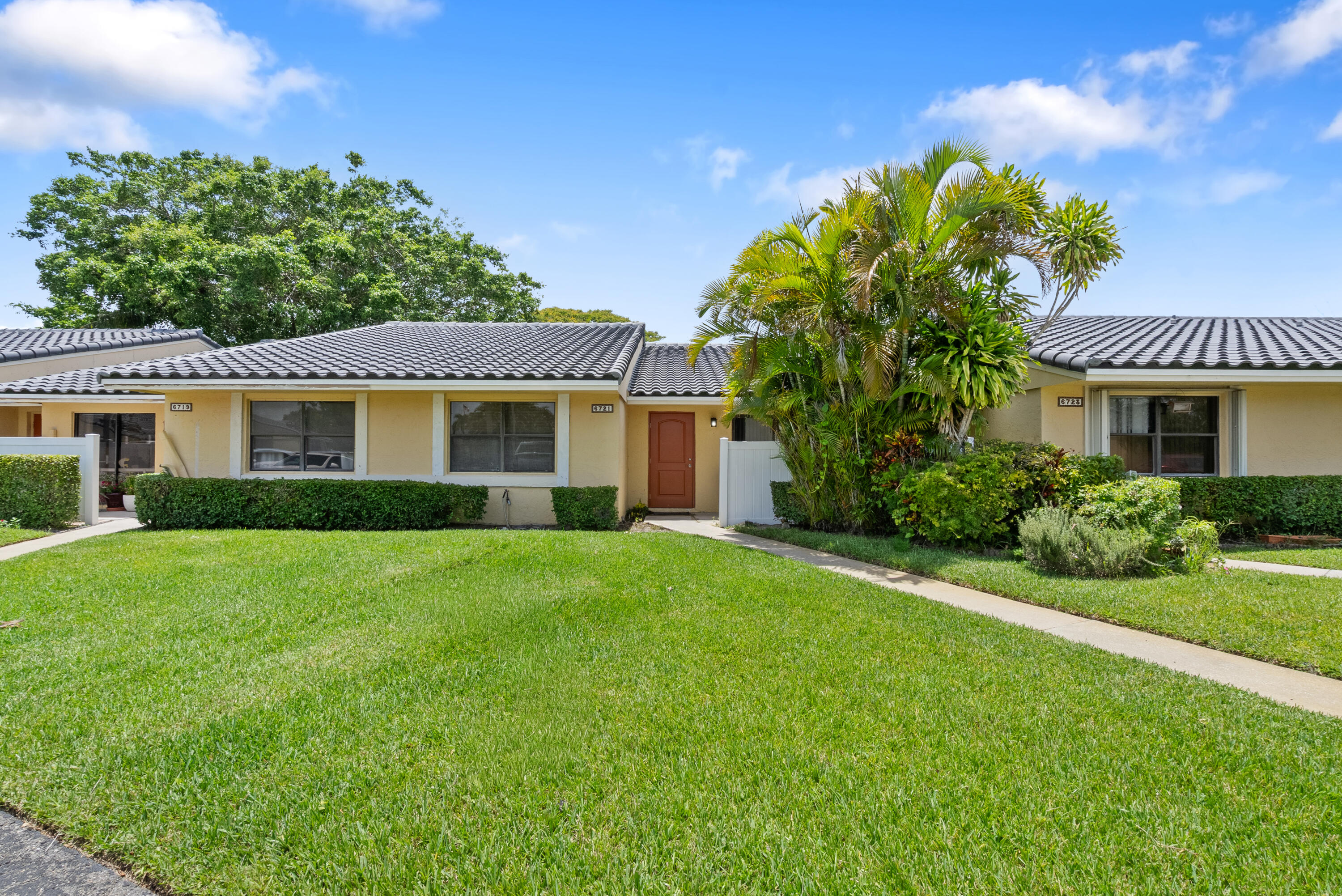 6721 Bridlewood Court