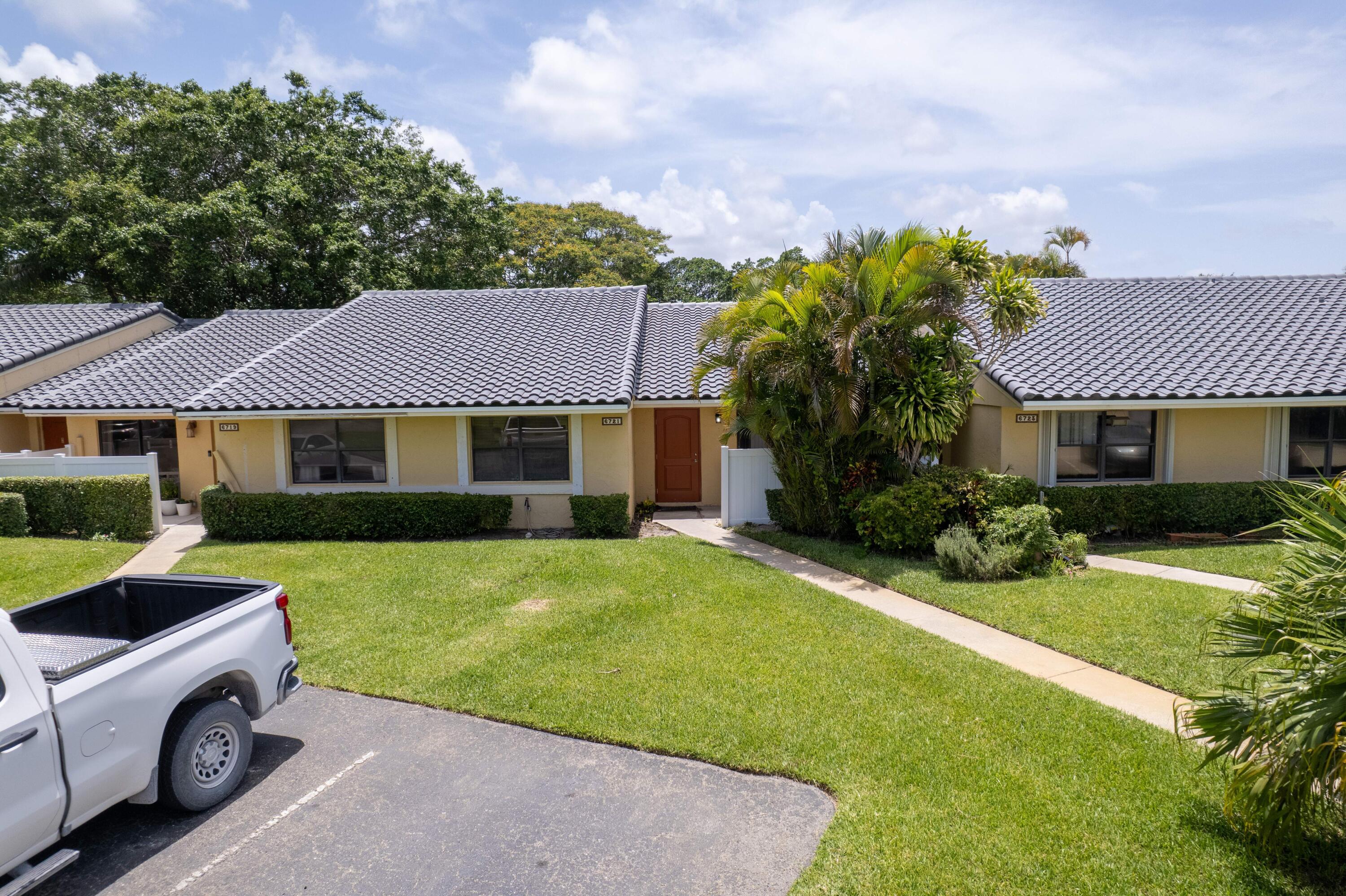 6721 Bridlewood Court