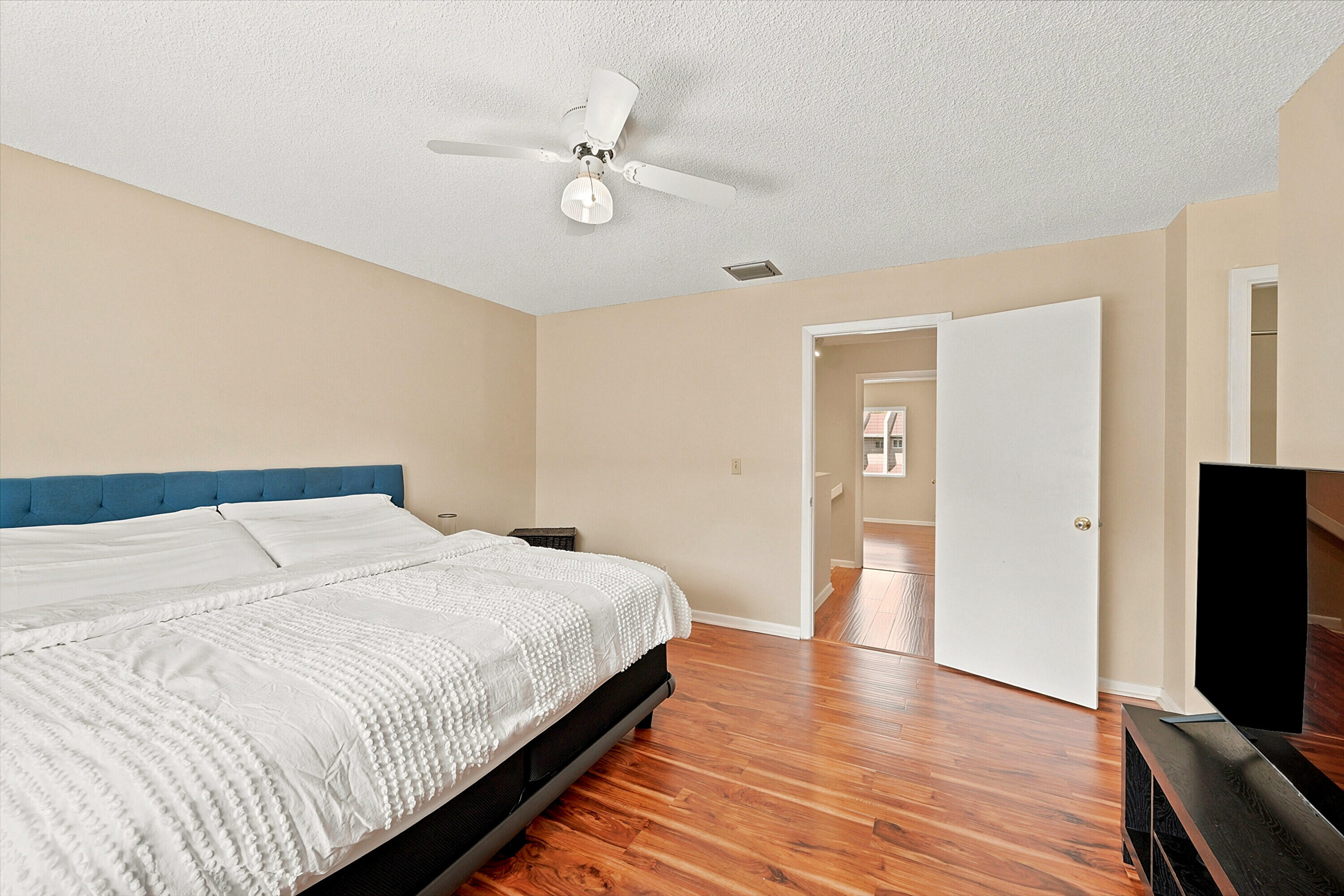 1227 Sussex Drive 1