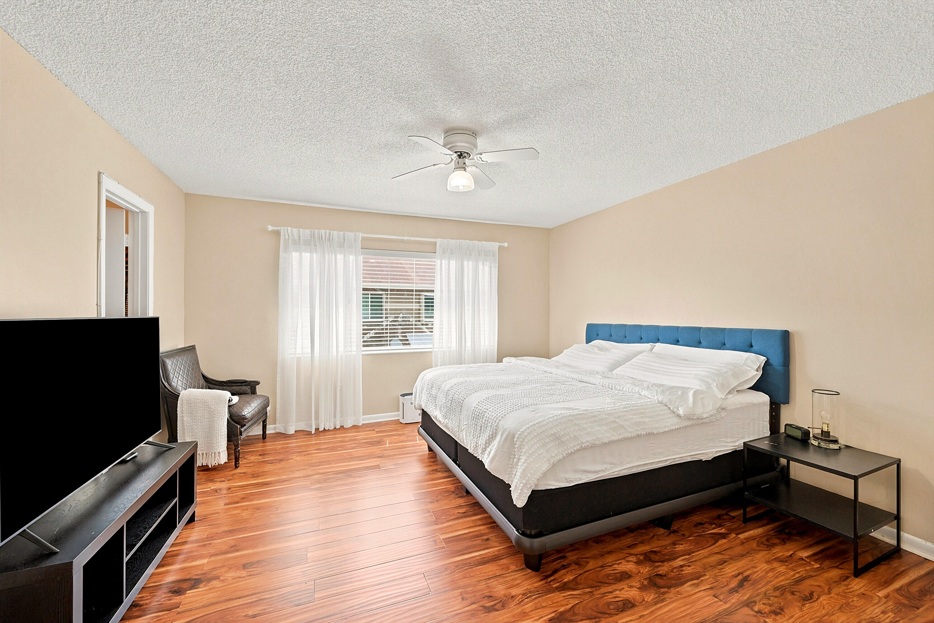 1227 Sussex Drive 1