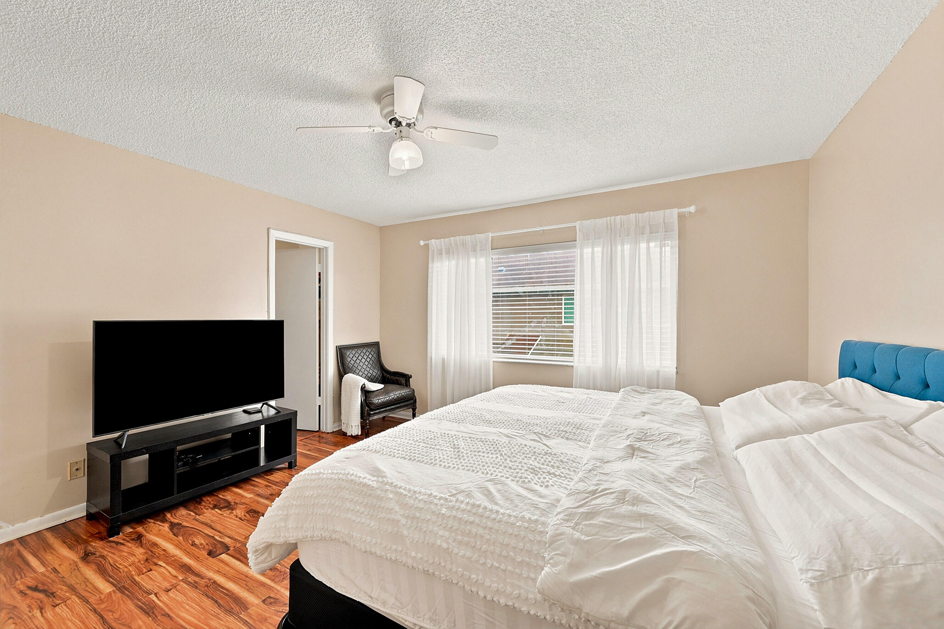 1227 Sussex Drive 1