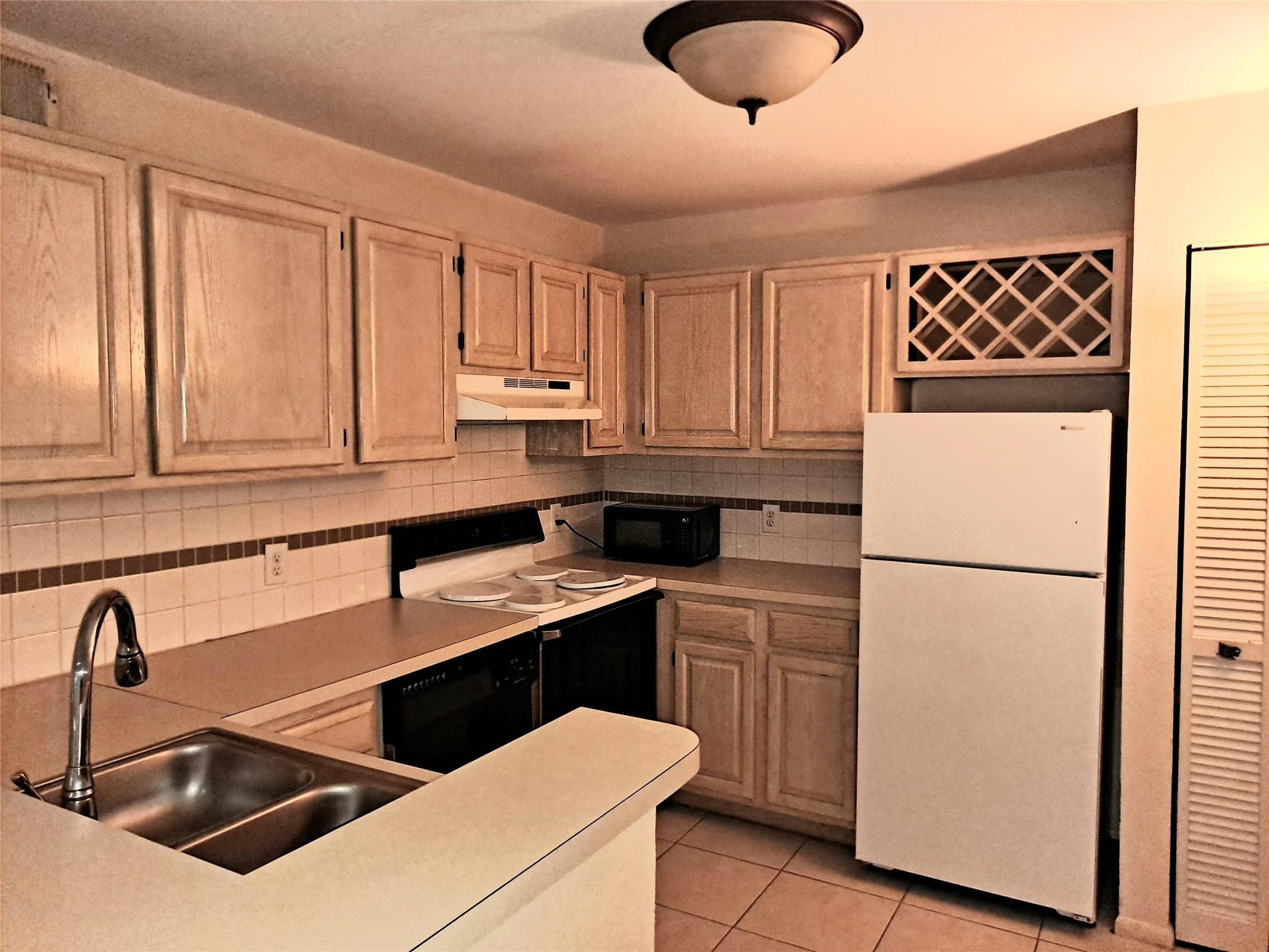 1845 Palm Cove Boulevard 8-107