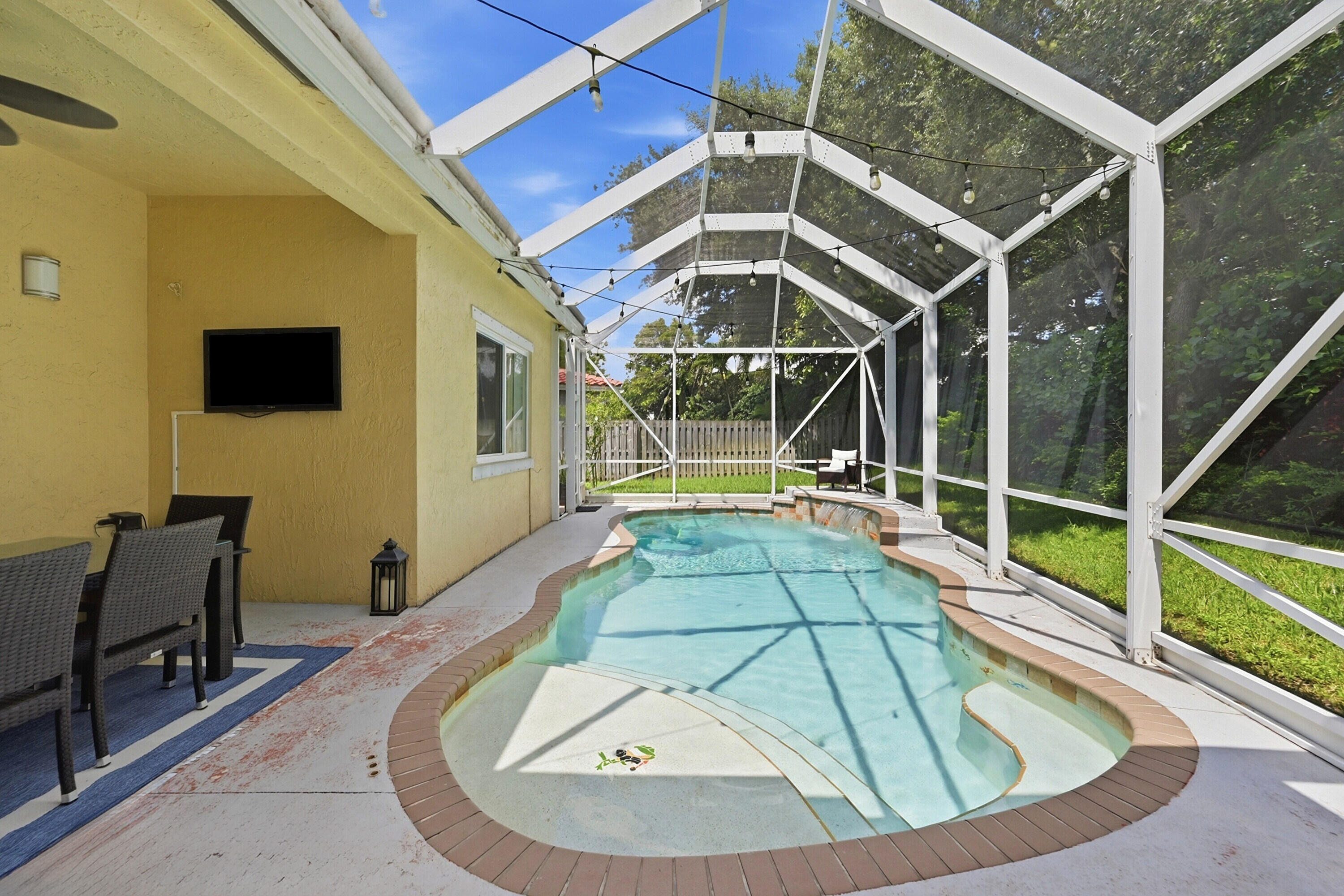 4487 NW 45th Terrace
