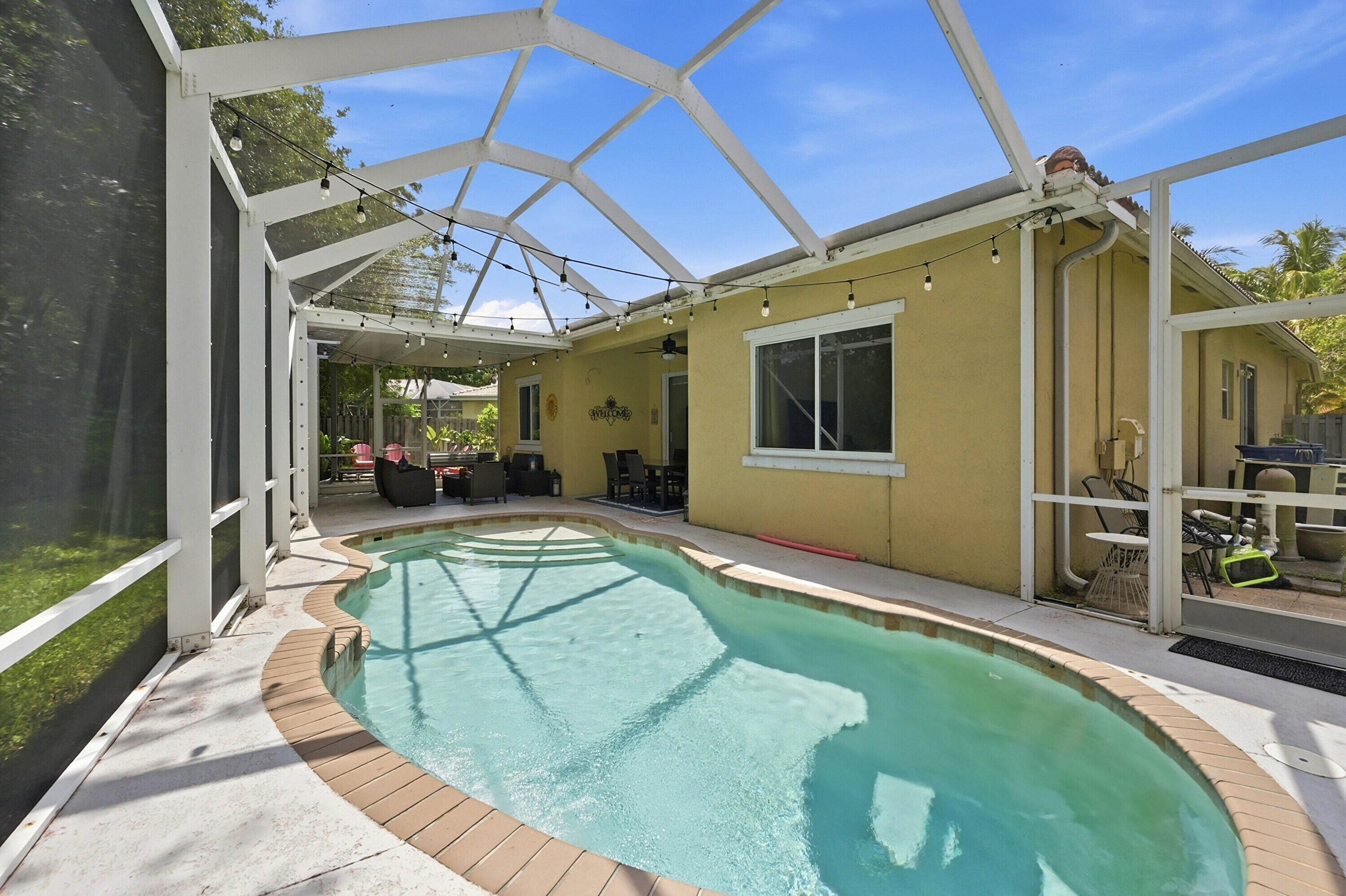4487 NW 45th Terrace