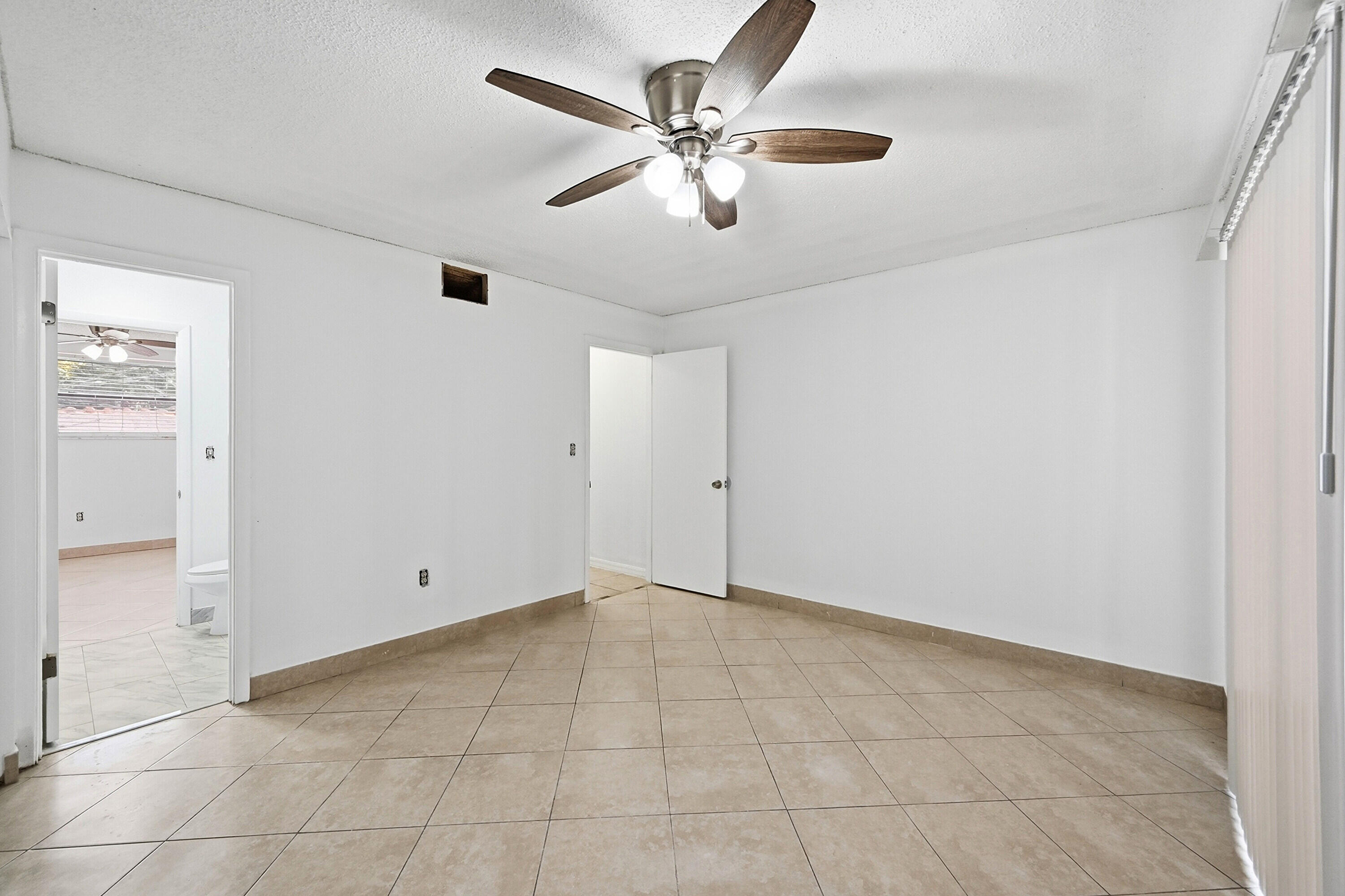 4012 Del Rio Way