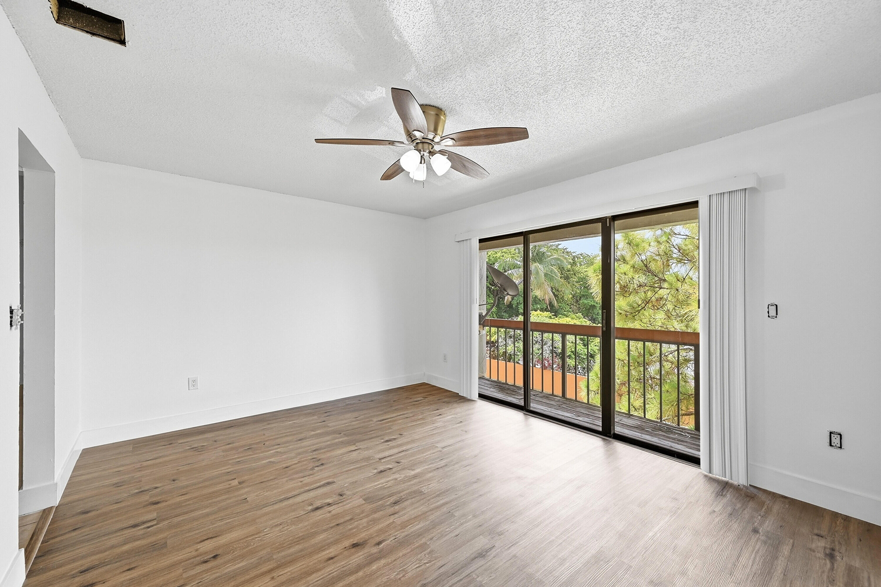 4012 Del Rio Way