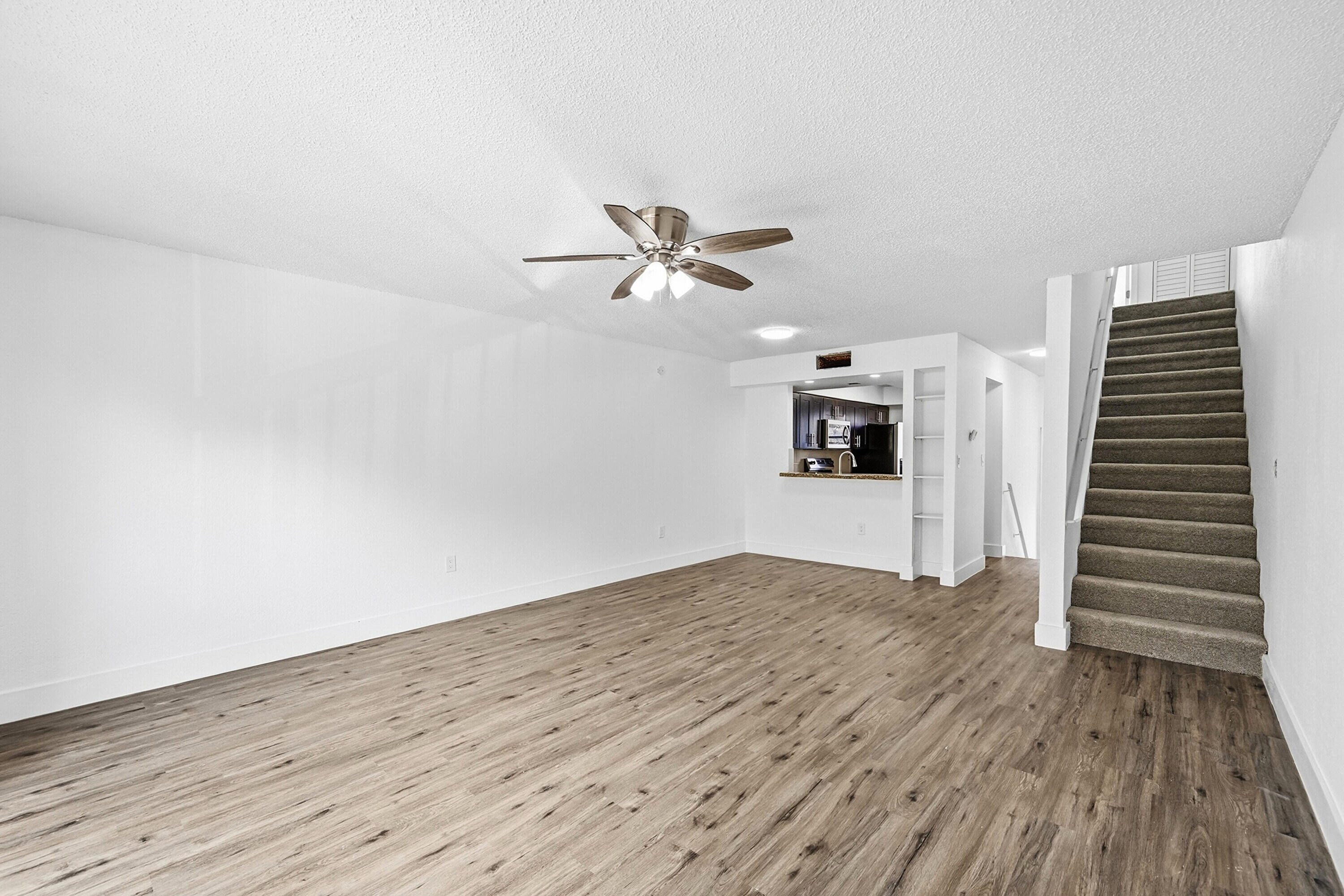 4012 Del Rio Way