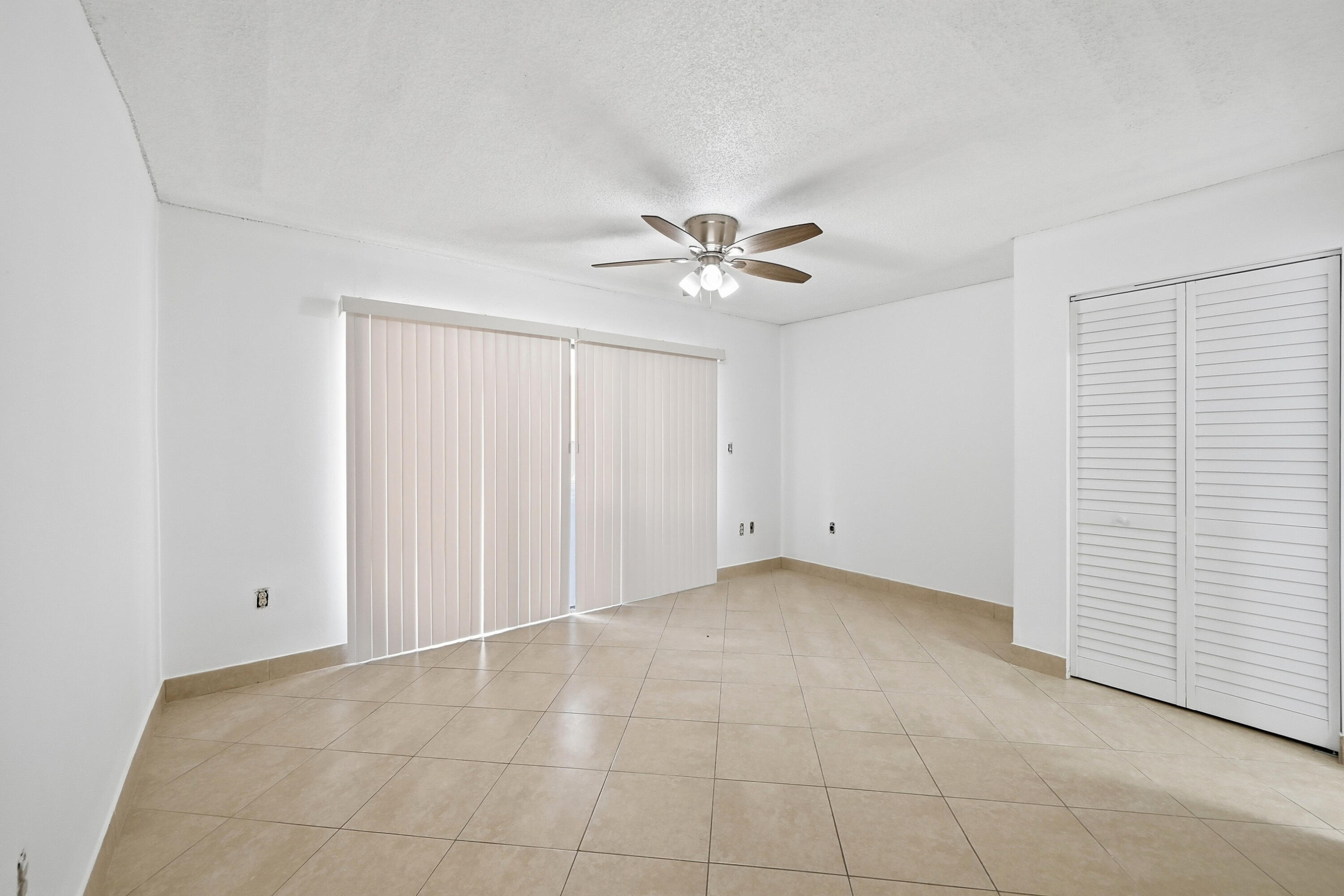 4012 Del Rio Way