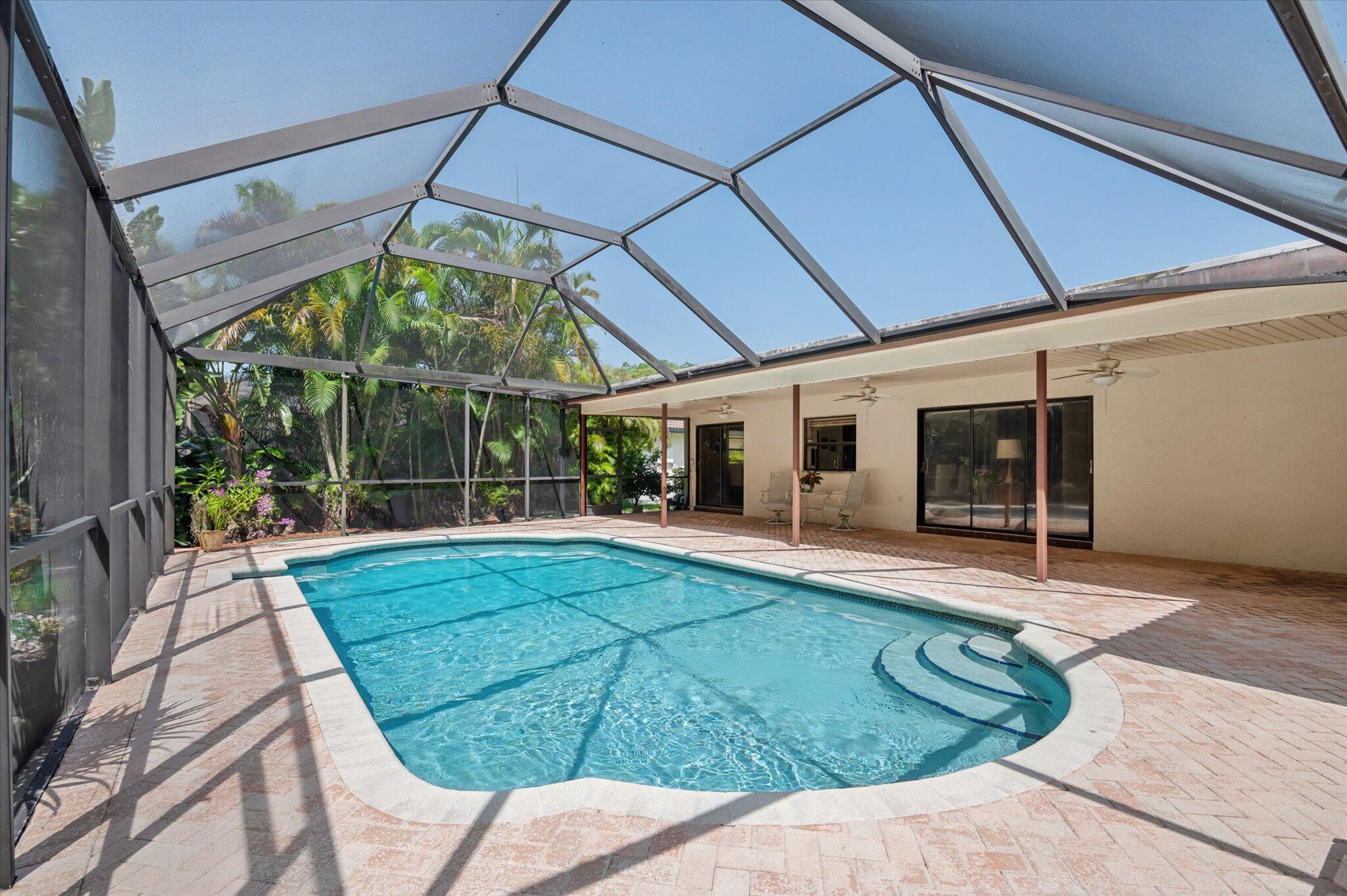 10884 NW 17TH Manor